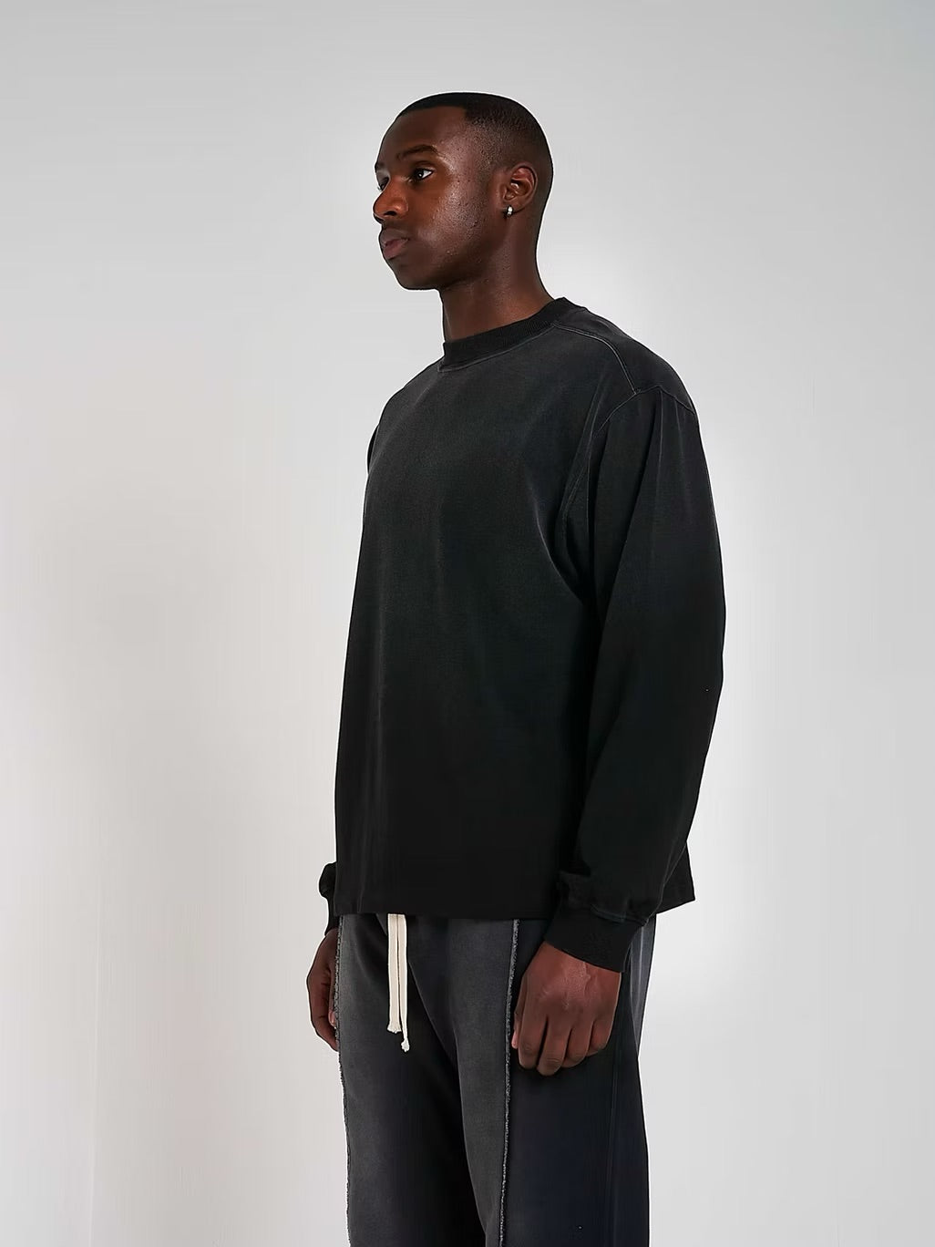 Model view of Kaizen Market Blank Heavyweight Fade Out Black T-shirts