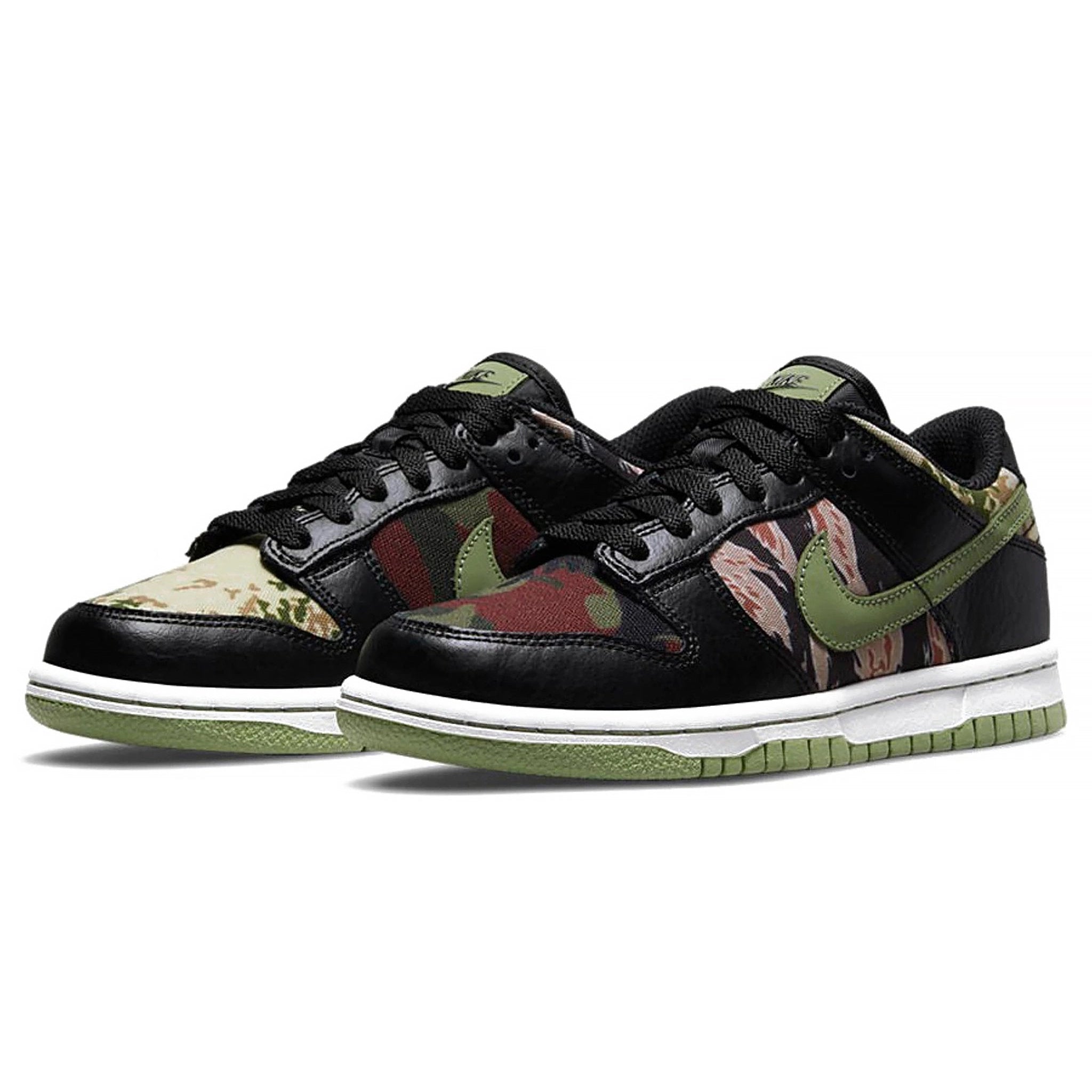 Image of Nike Dunk Low SE Sail Crazy-Camo