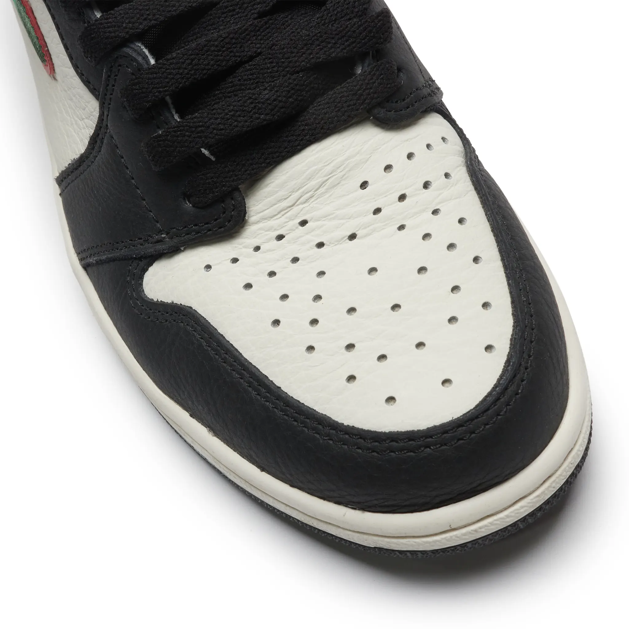 Toe view of Preloved - Air Jordan 1 Retro High OG 'A Star Is Born'