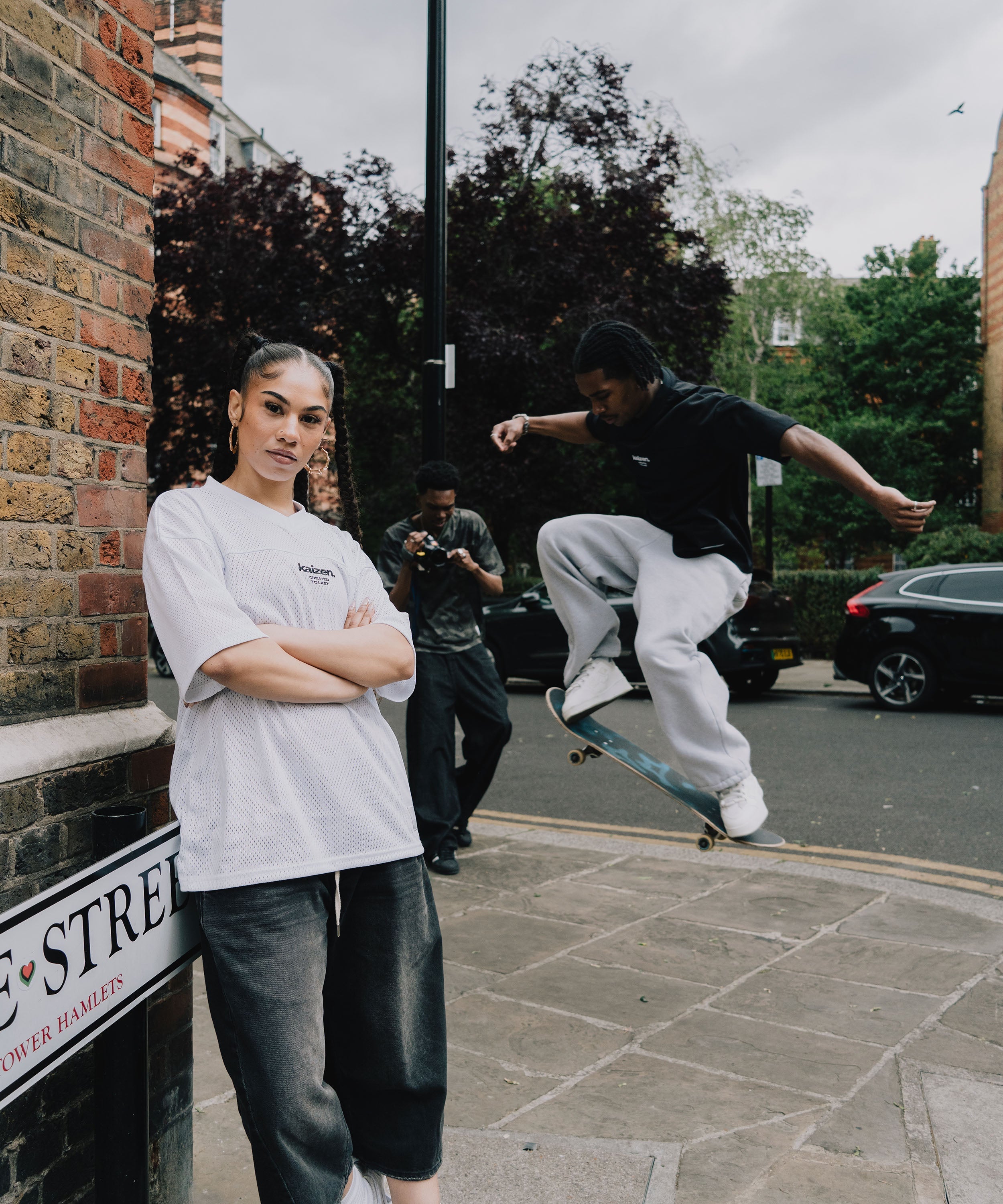 Model view of Kaizen Market Mesh Jersey White T-shirt
