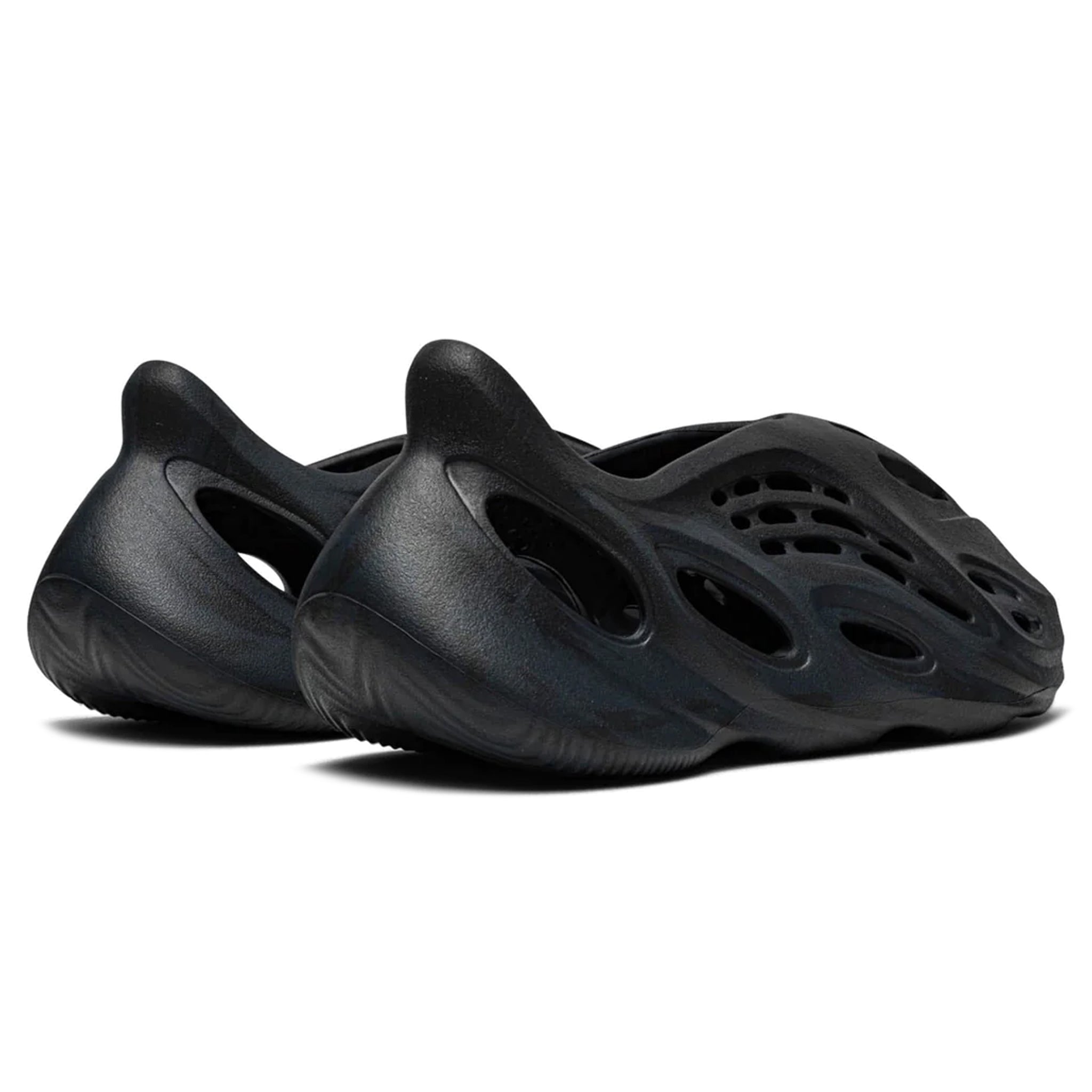 Heel view of Adidas Yeezy Foam RNNR Mineral Blue GV7903