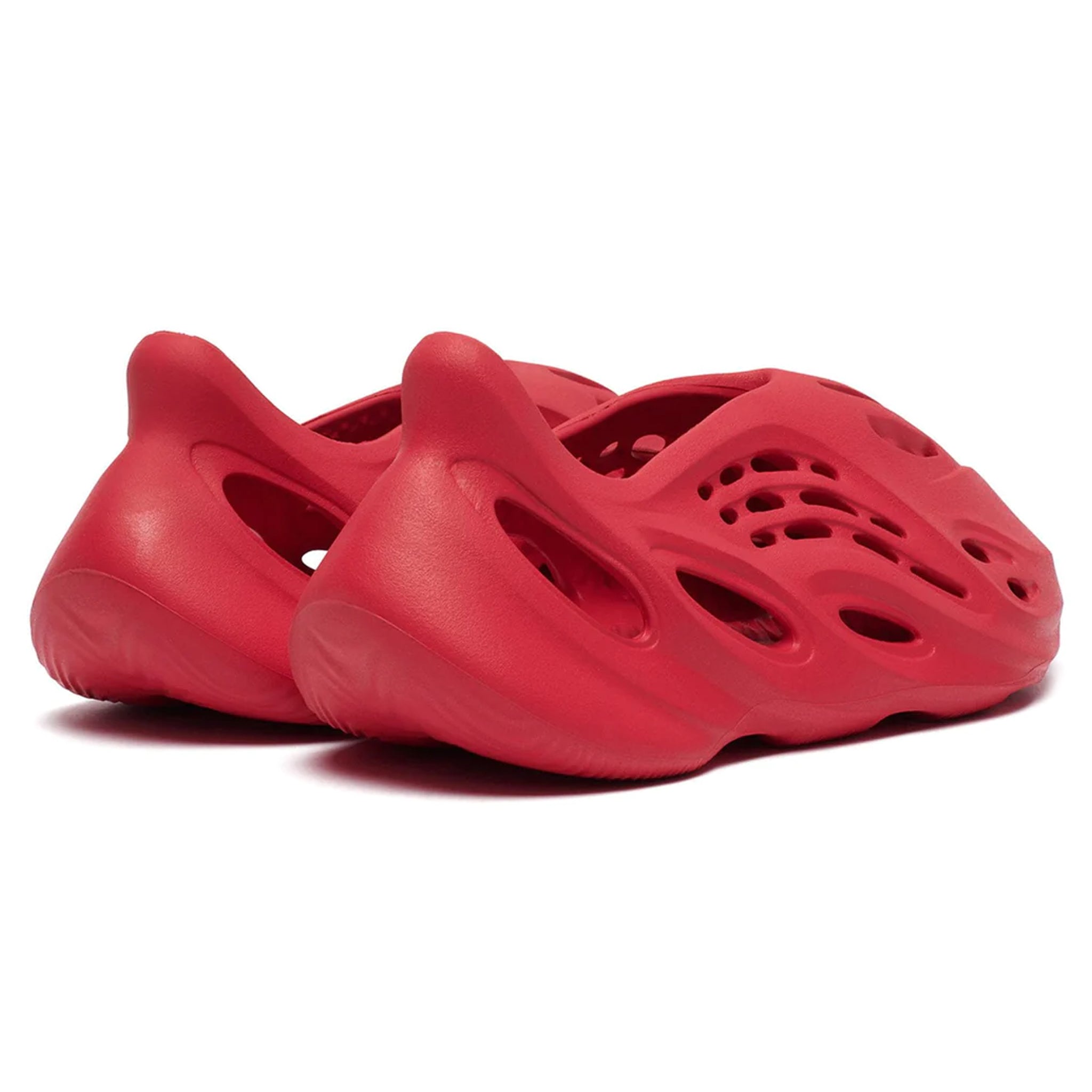 Heel view of Adidas Yeezy Foam RNNR Vermillion GW3355
