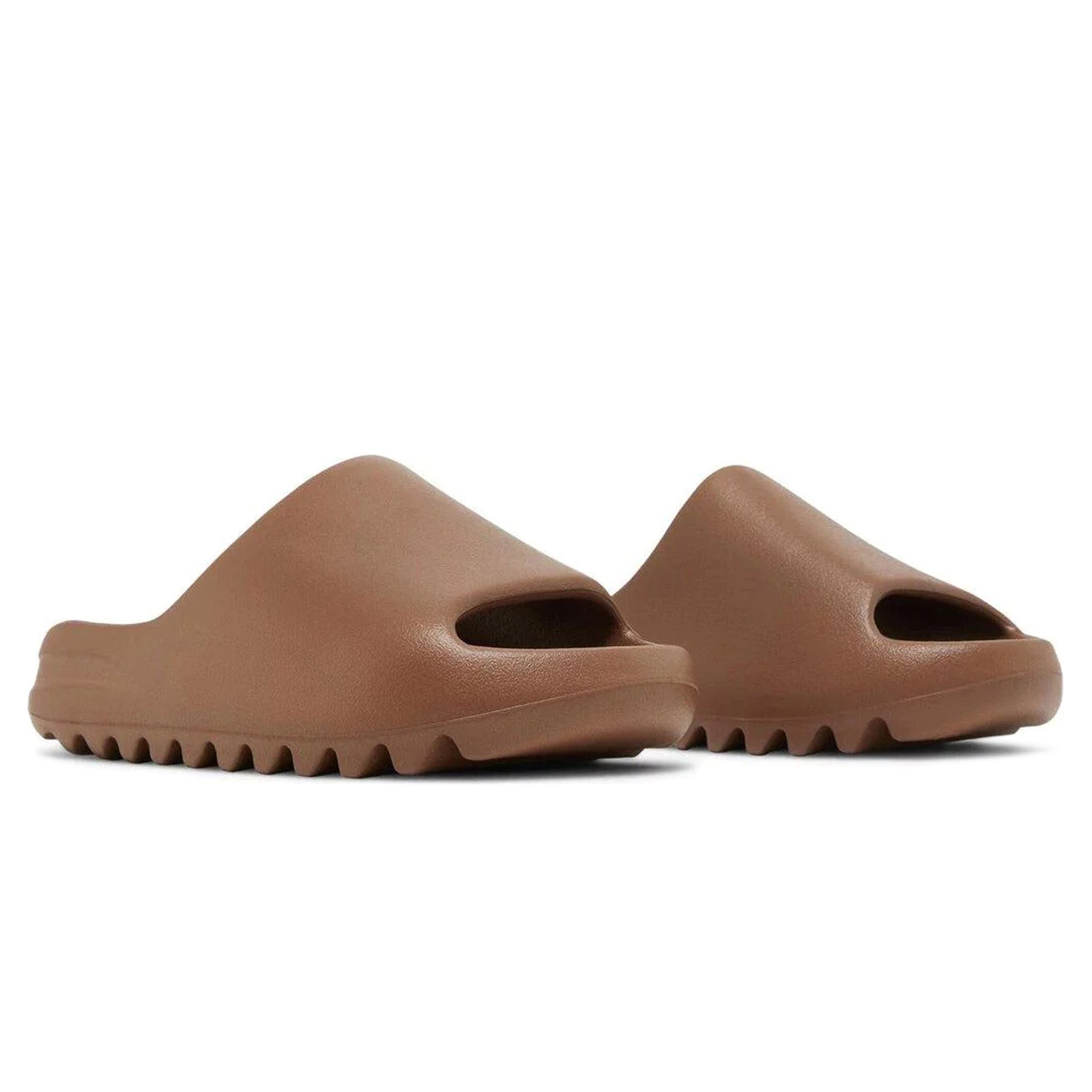 Front side view of Adidas Yeezy Slide Flax FZ5896