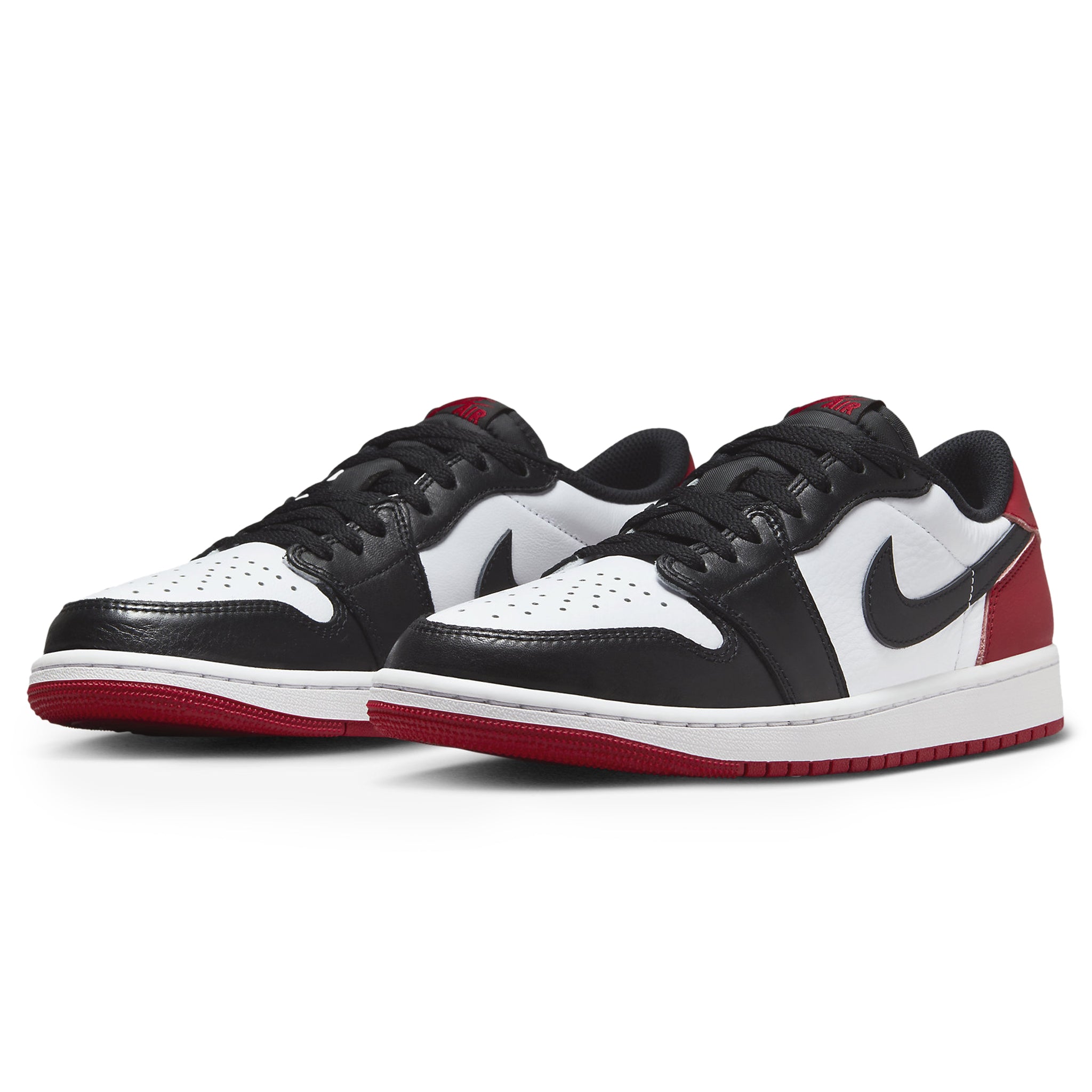 front side view of Air Jordan 1 Low Black Toe CZ0790-106