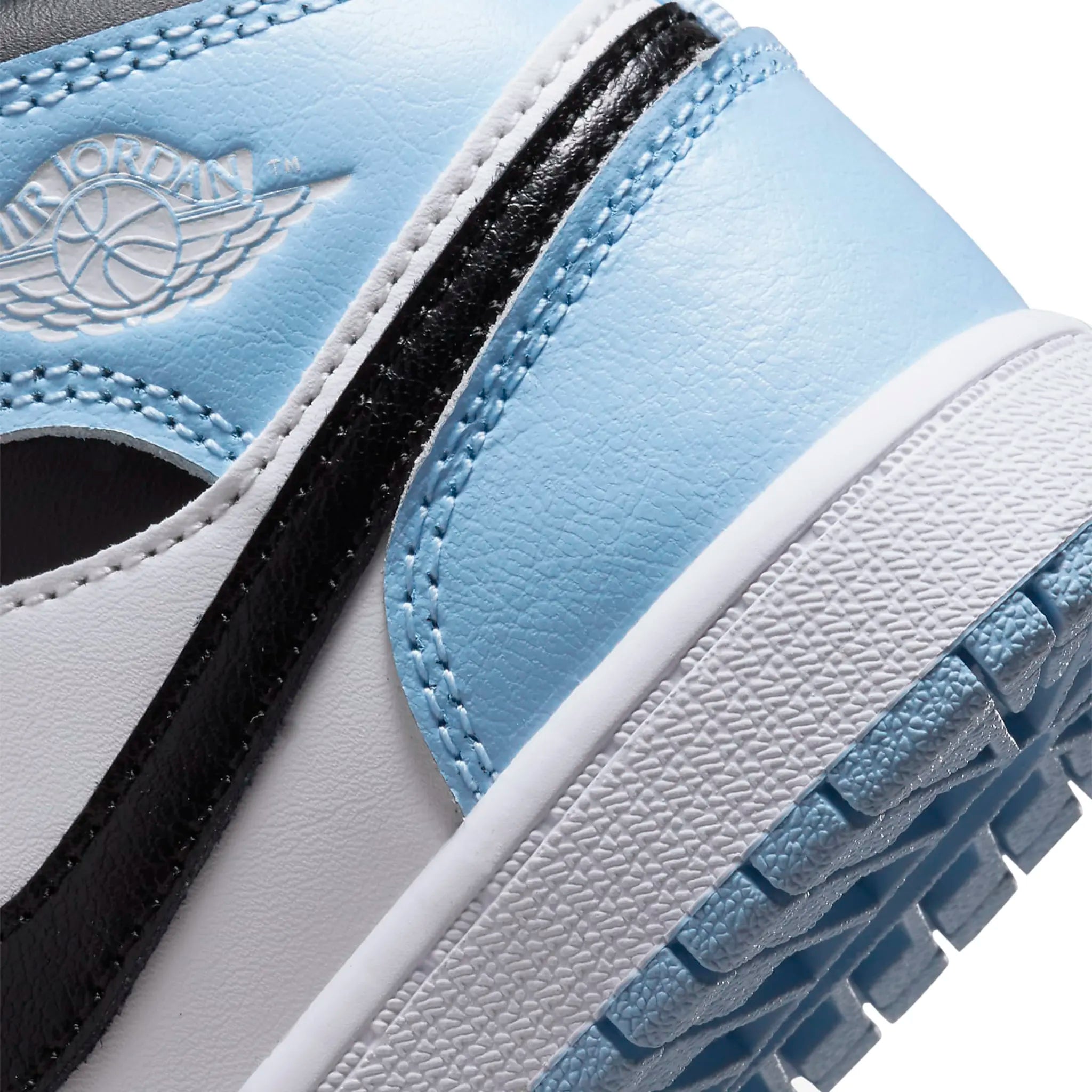 Heel view of Air Jordan 1 Mid Ice Blue (2022) (PS) 640737-401