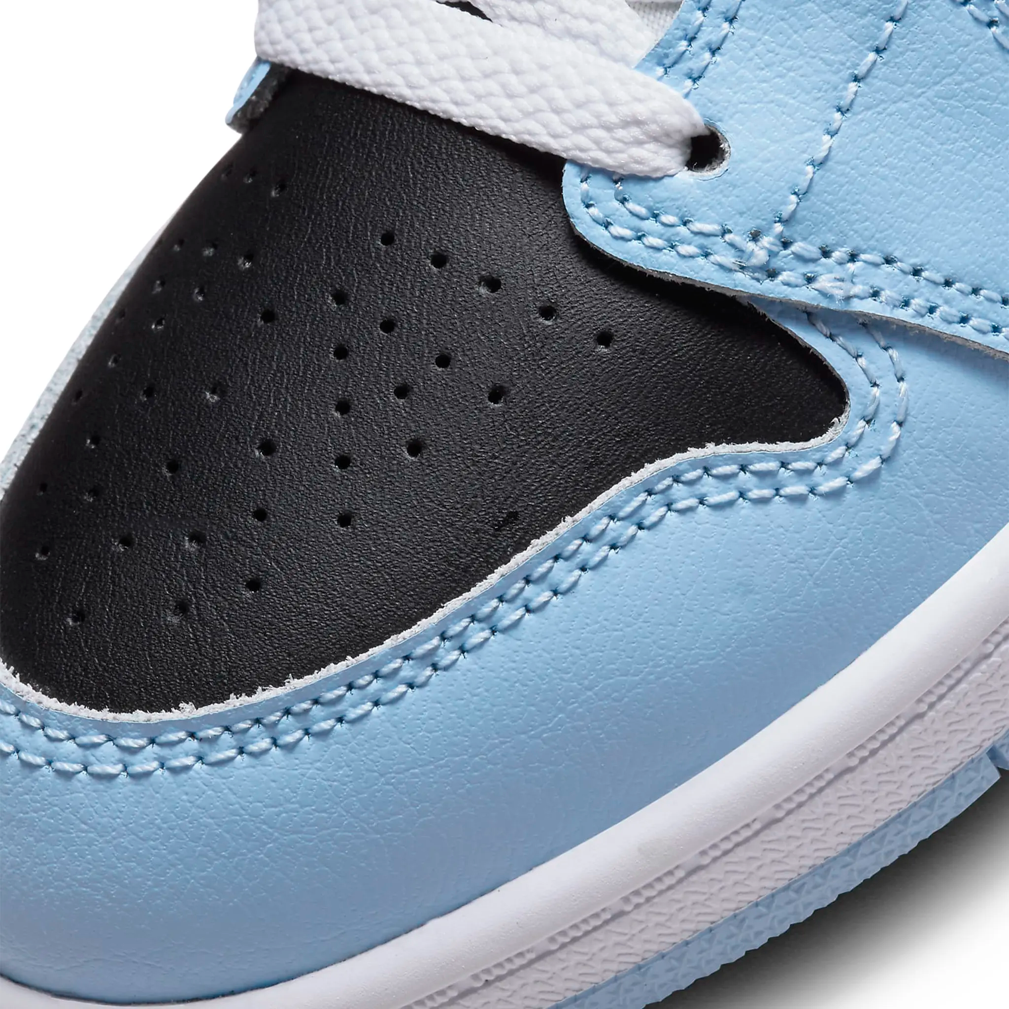 Toe box view of Air Jordan 1 Mid Ice Blue (2022) (PS) 640737-401