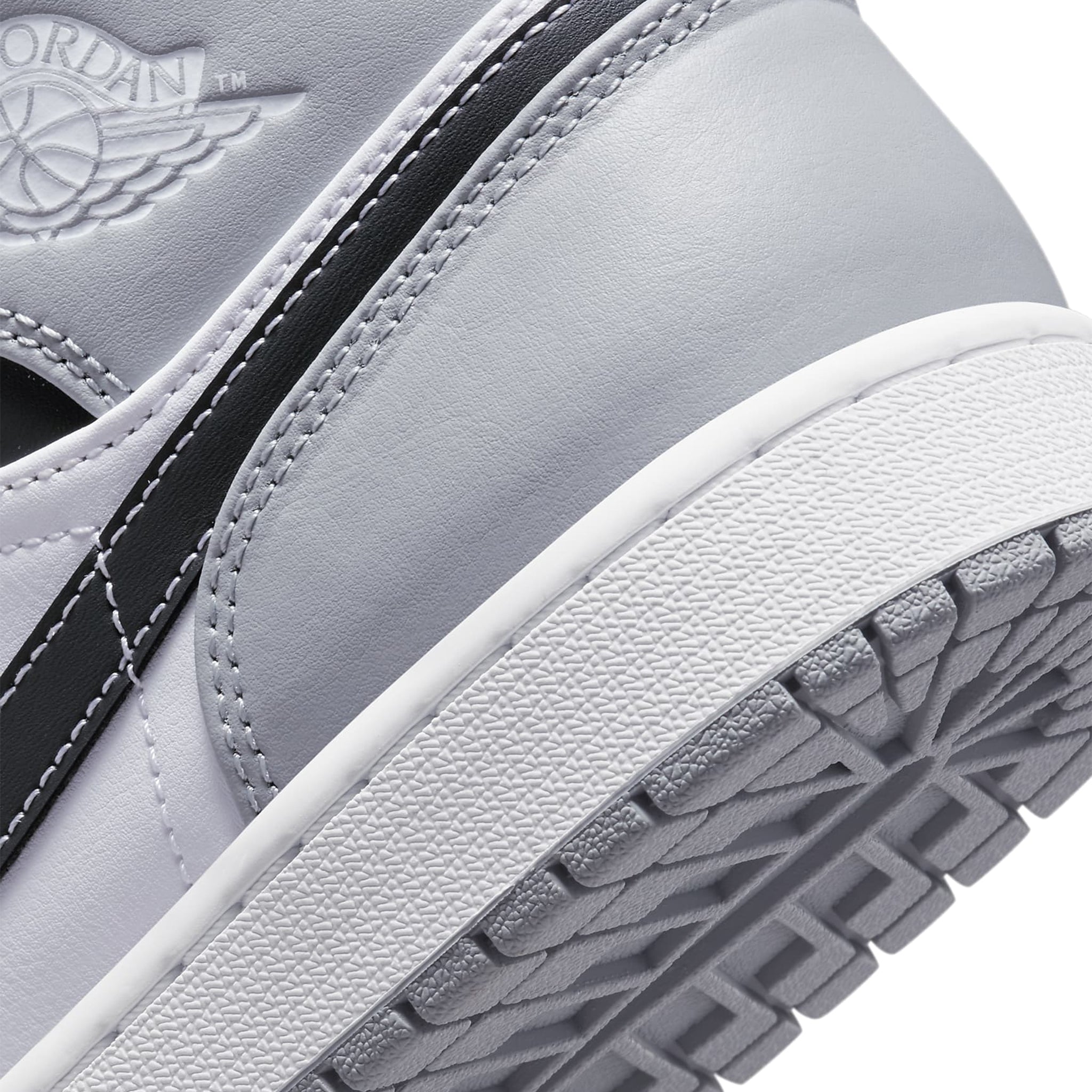 Logo view of Air Jordan 1 Mid Light Smoke Grey Anthracite 554724-078