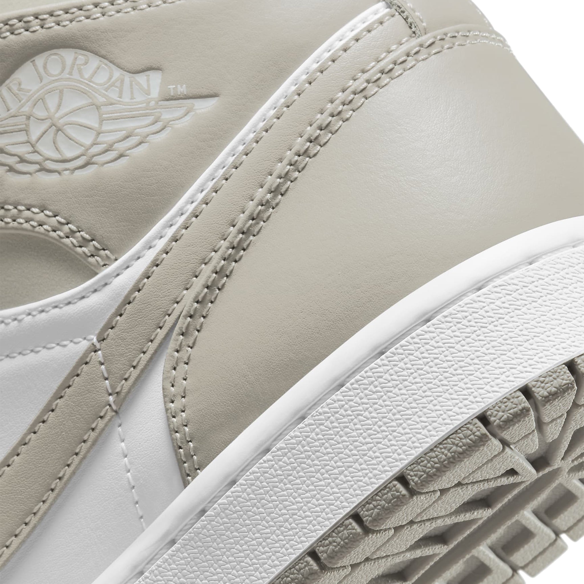 Logo view of Air Jordan 1 Mid Linen 554724-082