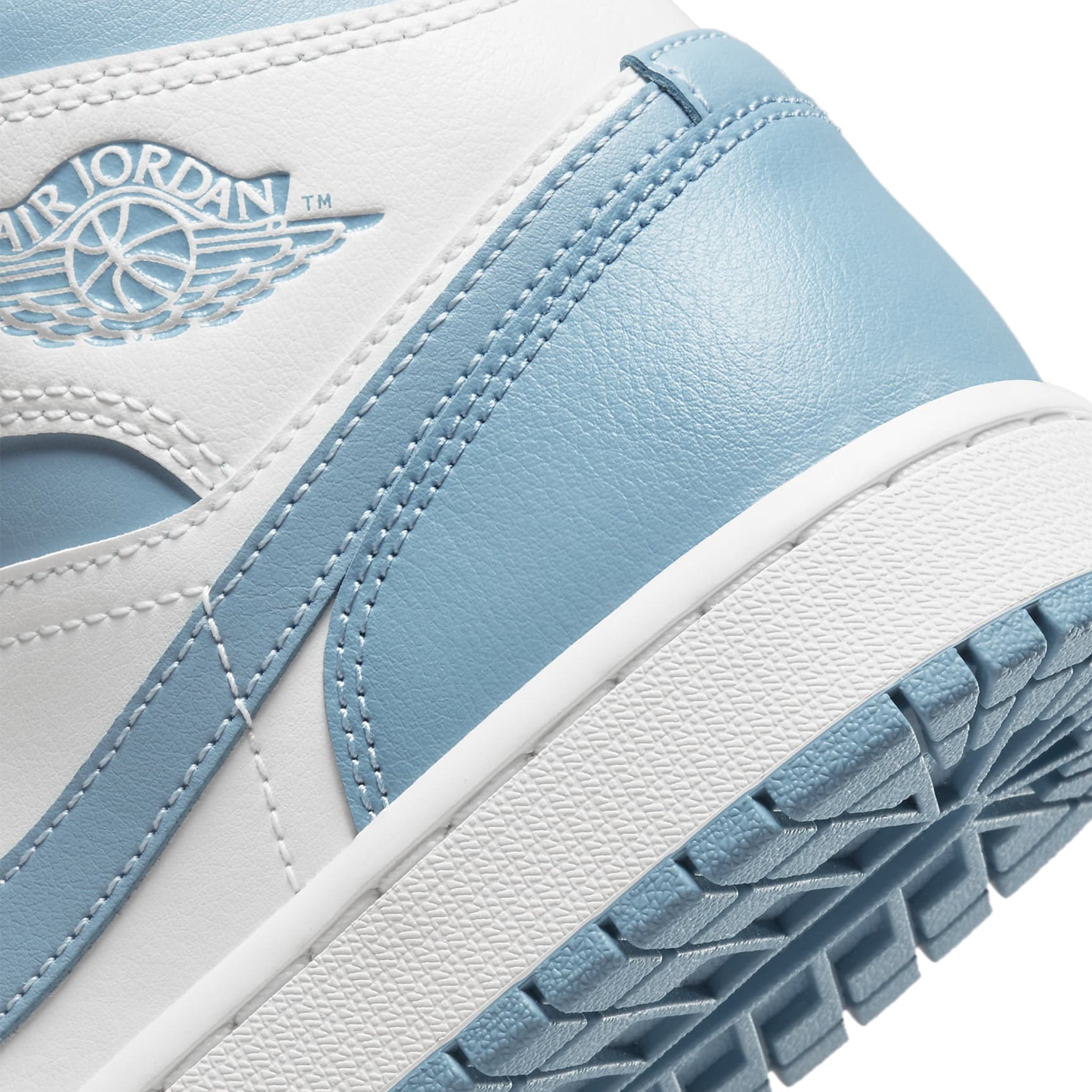 Logo view of Air Jordan 1 Mid UNC (2022) (W) BQ6472-141