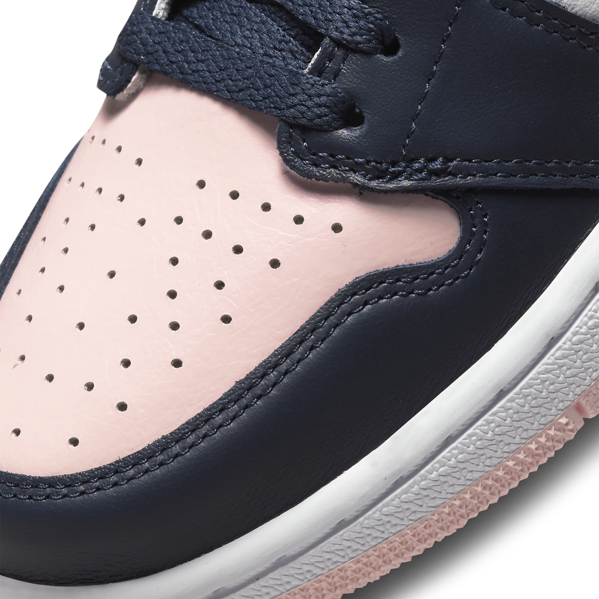 Toe box view of Air Jordan 1 Retro High OG Atmosphere (Bubble Gum) (W) DD9335-641