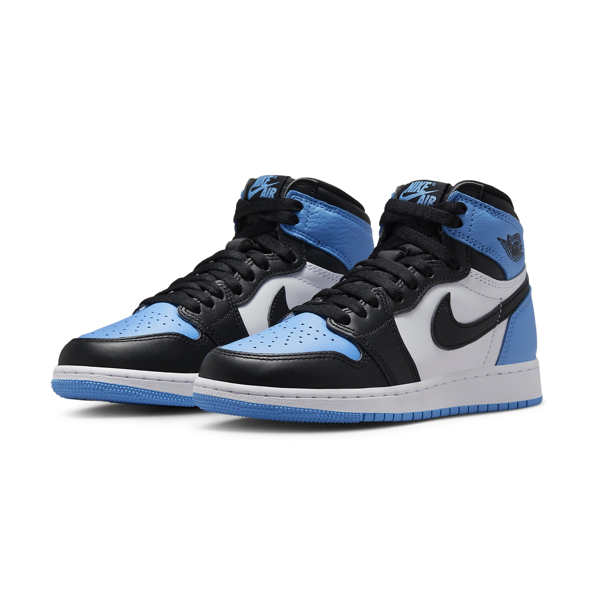 Front side view of Air Jordan 1 Retro High OG UNC Toe (GS) FD1437-400
