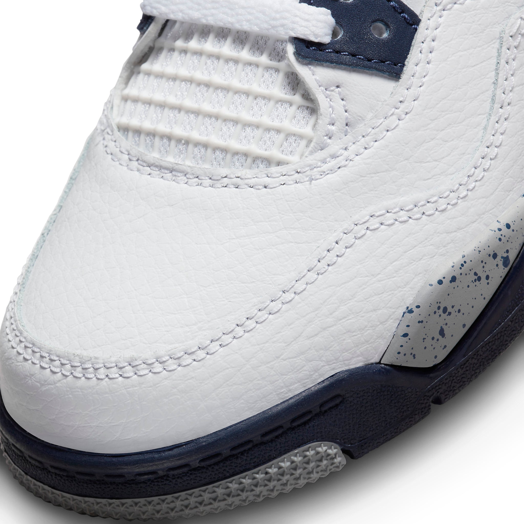Toe box view of Air Jordan 4 Retro Midnight Navy (PS) BQ7669-140