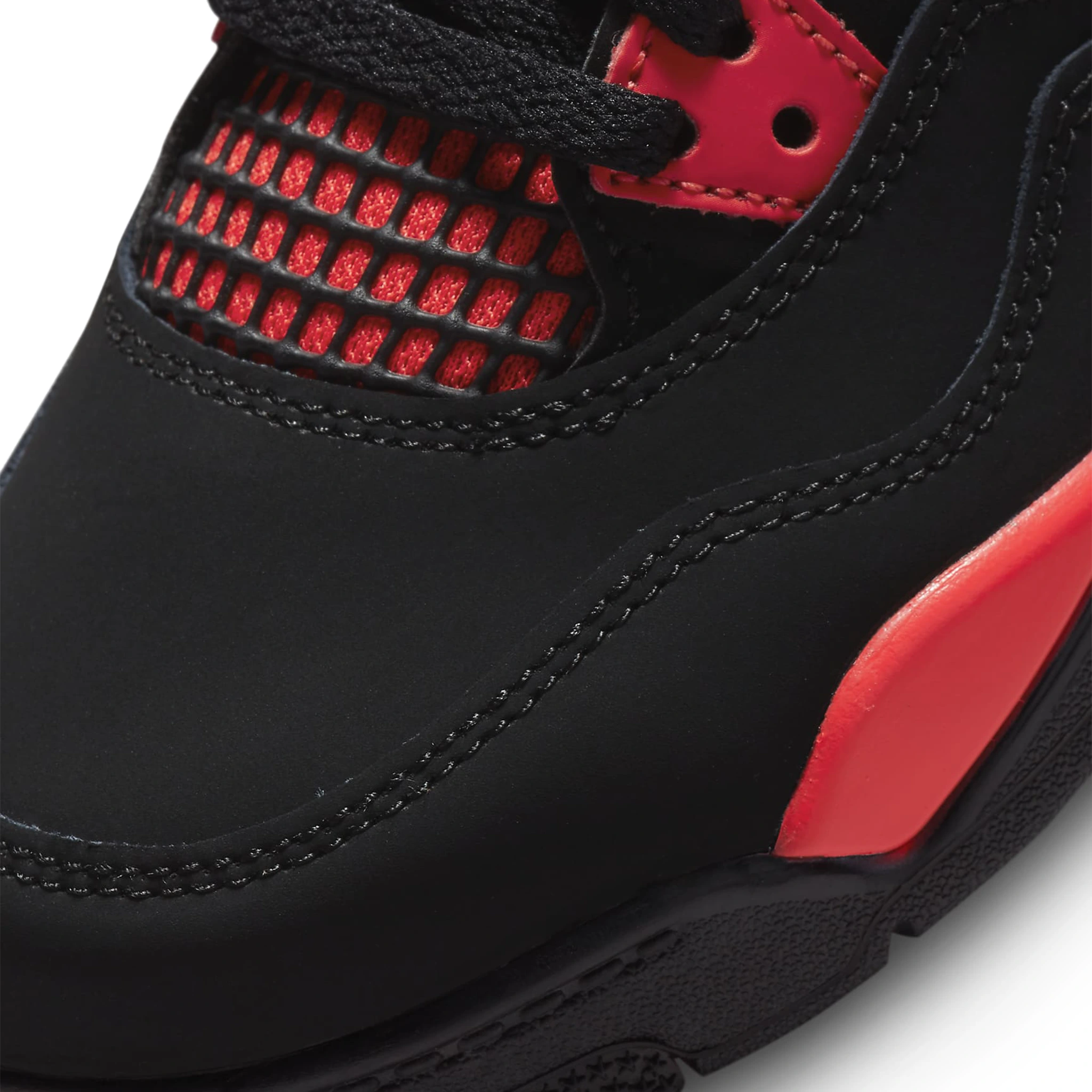 Toe box view of Air Jordan 4 Retro Red Thunder (PS) BQ7669-016