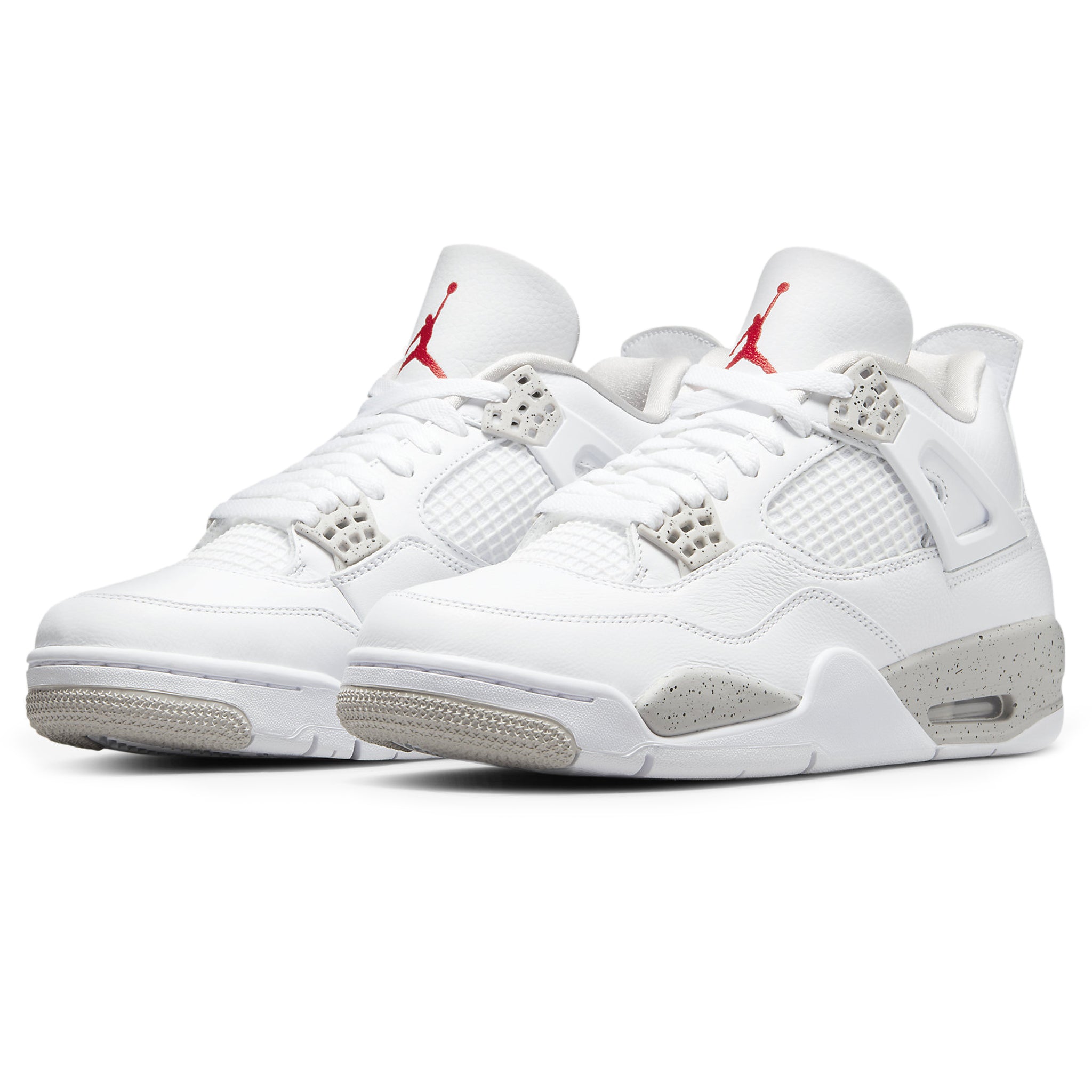 Front side view of Air Jordan 4 Retro White Oreo (2021) CT8527-100