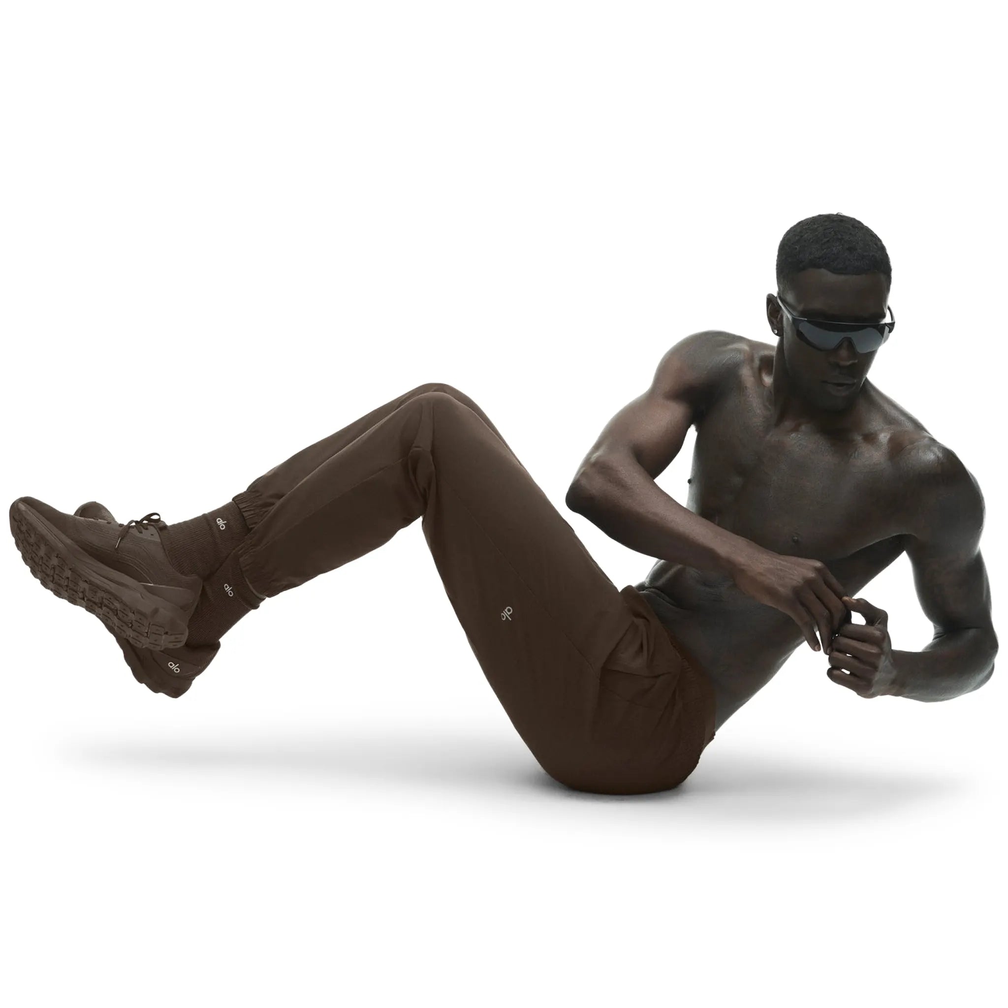 Detailed View of Alo Yoga Repetition Espresso Pants
