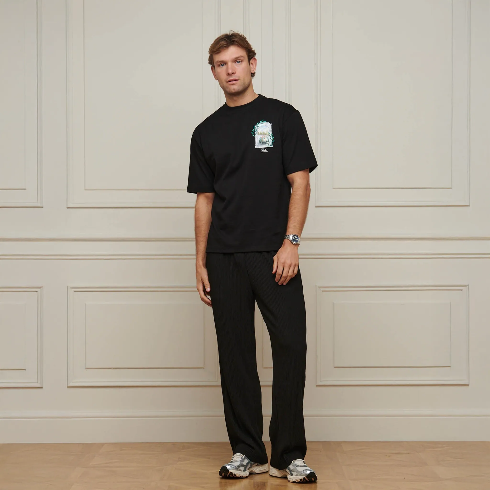 Front View of Belier Val d'Isère Arch Black T Shirt