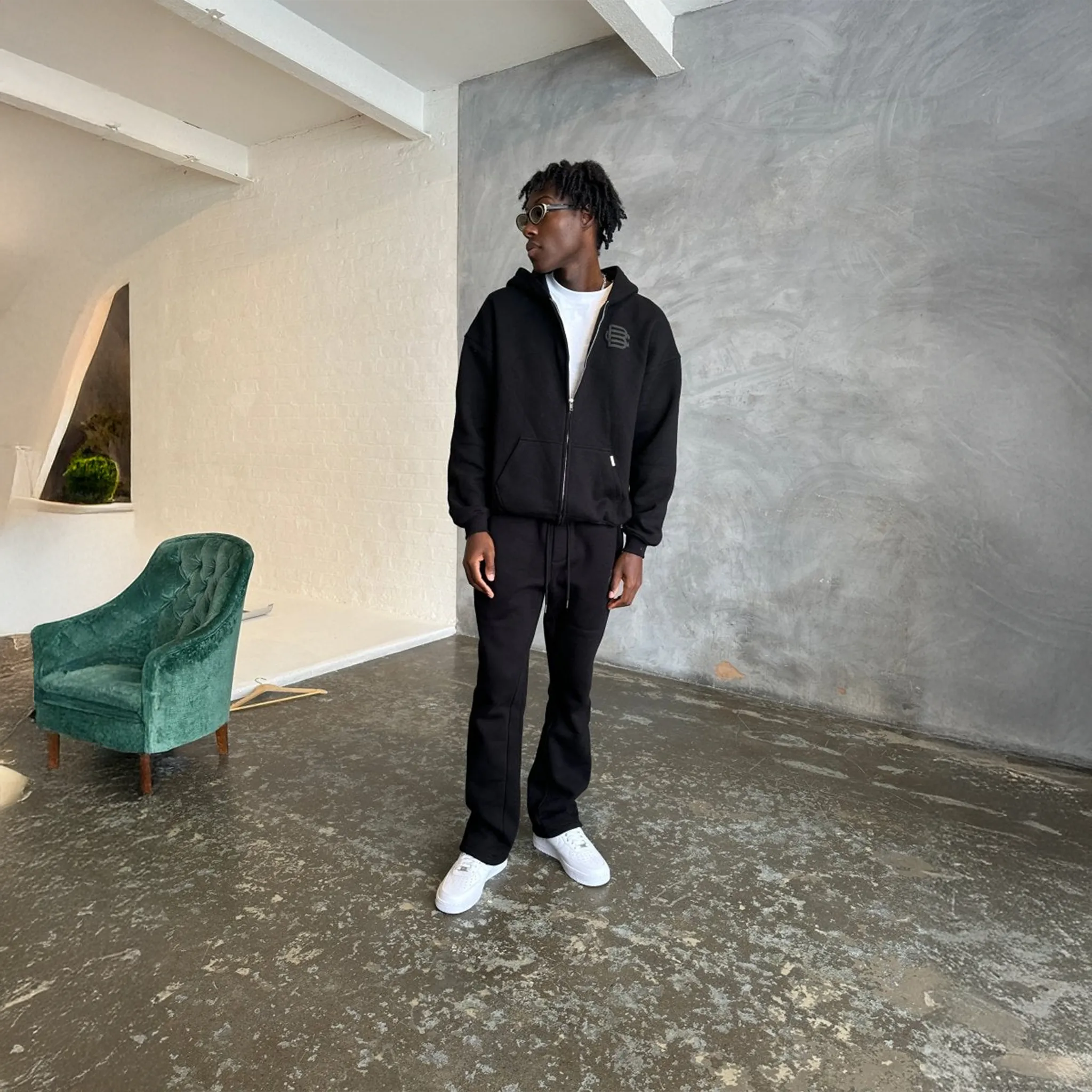Front Side Bénir Clothing Bénir Club Match Day Matte Black Sweatpant PUFFJOGBLK