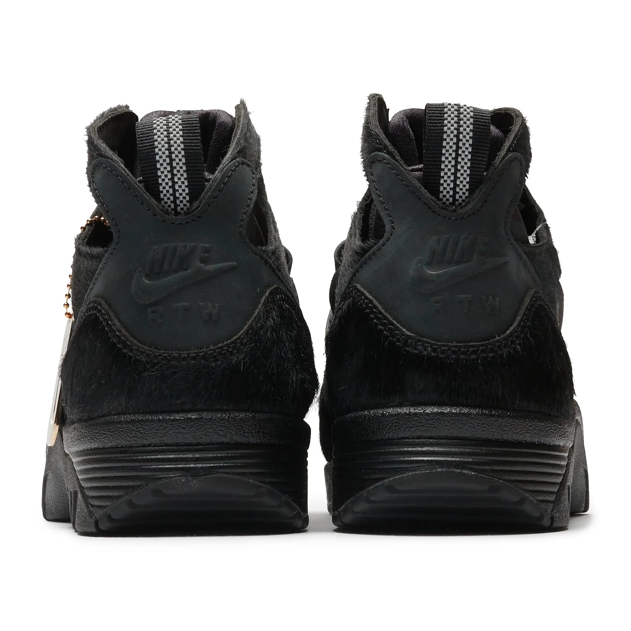 Back view of Corteiz x Nike Air Huarache Onyx FQ8793-003