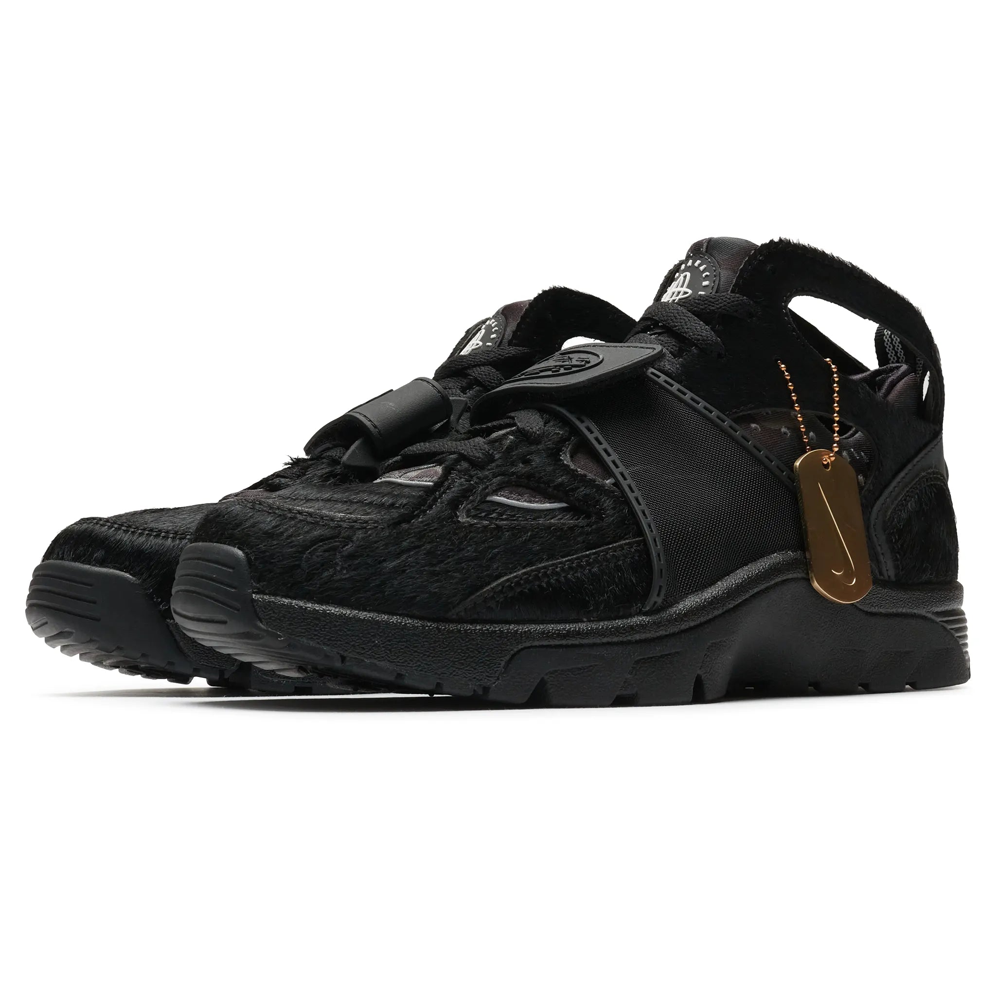 Front side view of Corteiz x Nike Air Huarache Onyx FQ8793-003