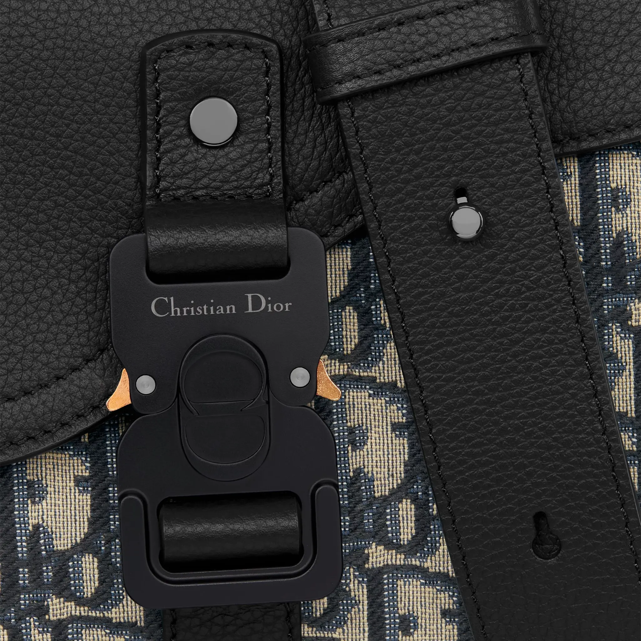 Strap View of dior small saddle messenger beige bag with flap 1adpo049yks_h27e