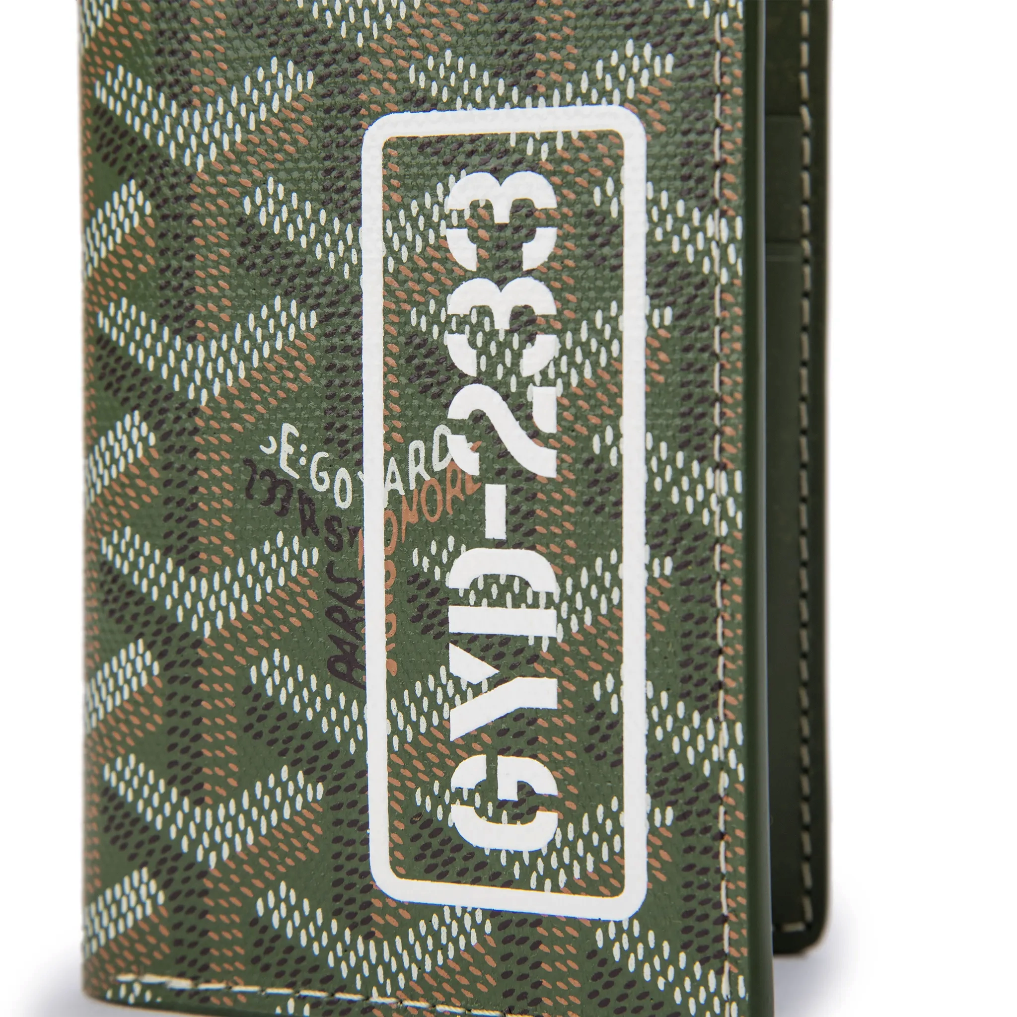 Detail view of Goyard Saint-Pierre Card Wallet Khaki SPIGYDPMLTY29CL29P