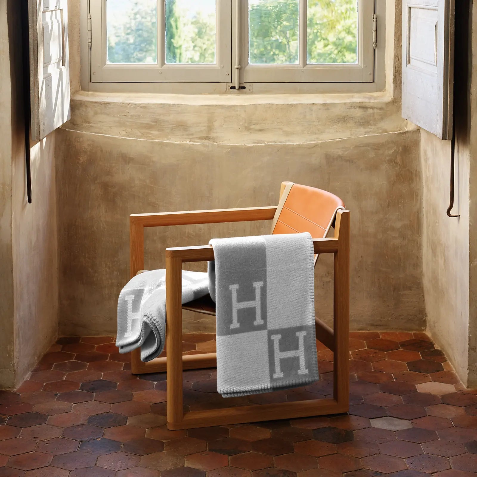 On Room View of Hermès Paris Avalon Throw Grey Blanket H102668M 53