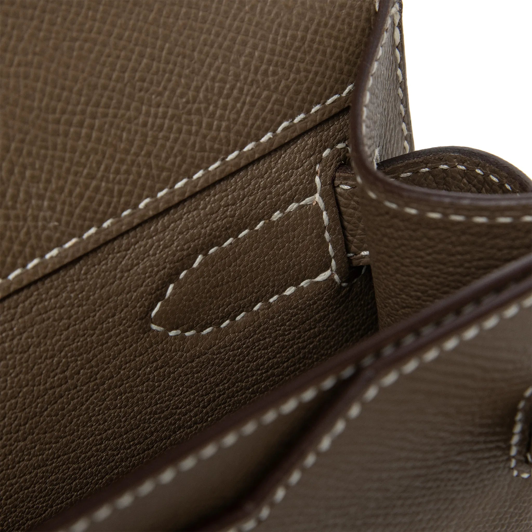 Detailed Inside View of Hermes Paris Kelly Depeches 25 Epsom Etoupe Palladium Hardware H078397CK18