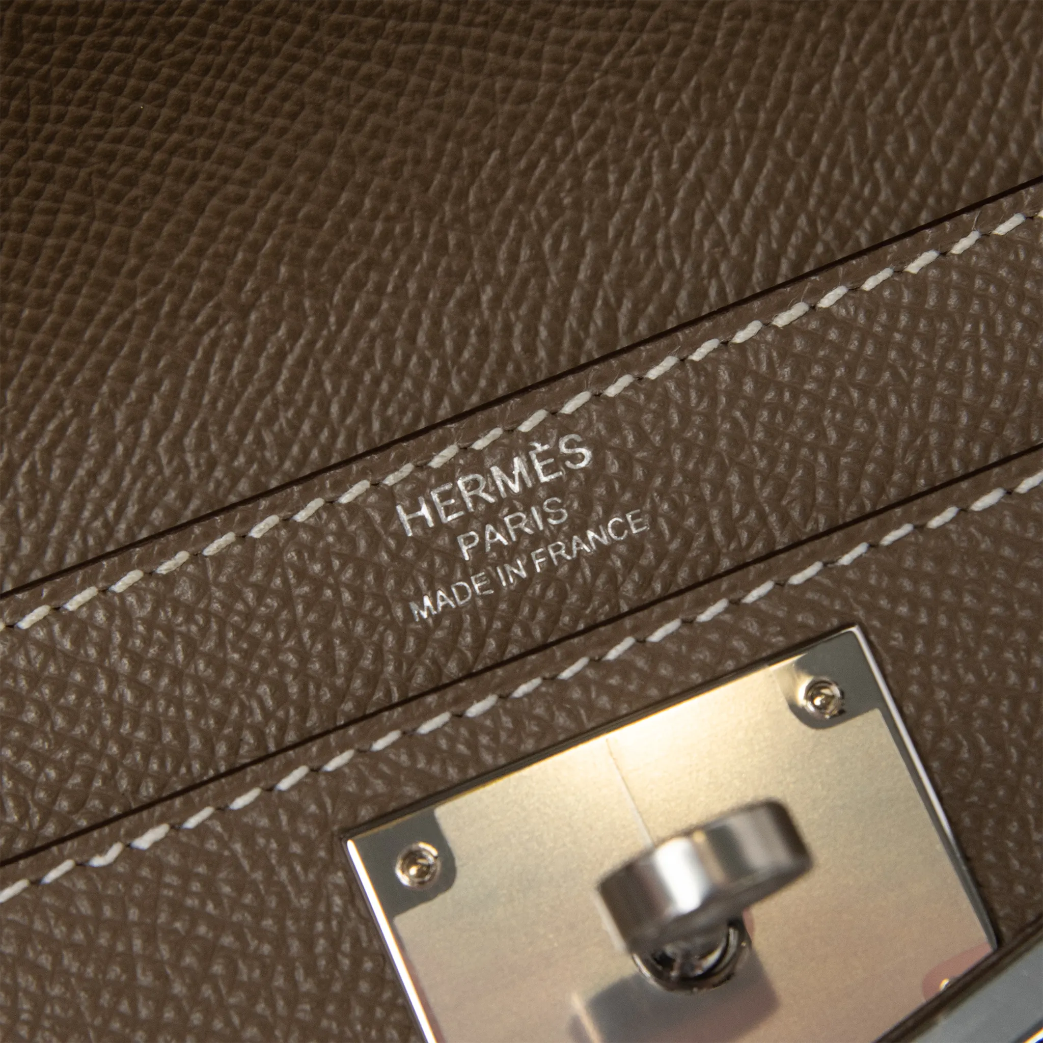 Detailed Front View of Hermes Paris Kelly Depeches 25 Epsom Etoupe Palladium Hardware H078397CK18