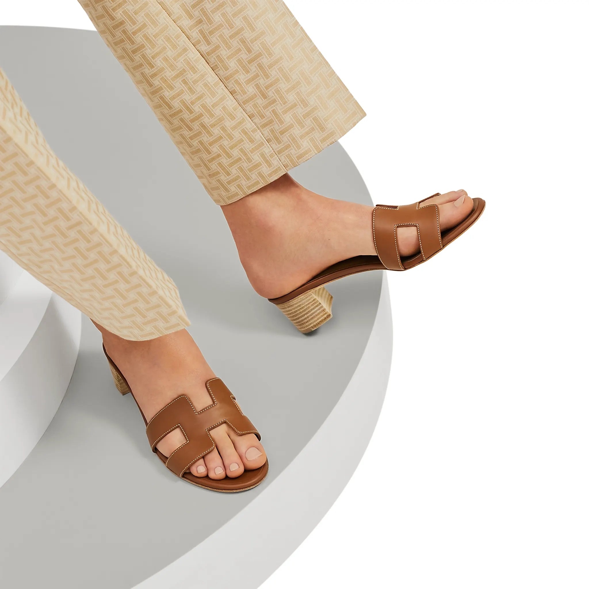 Model View of Hermès Paris Oasis Gold Sandal H071002Z 03375