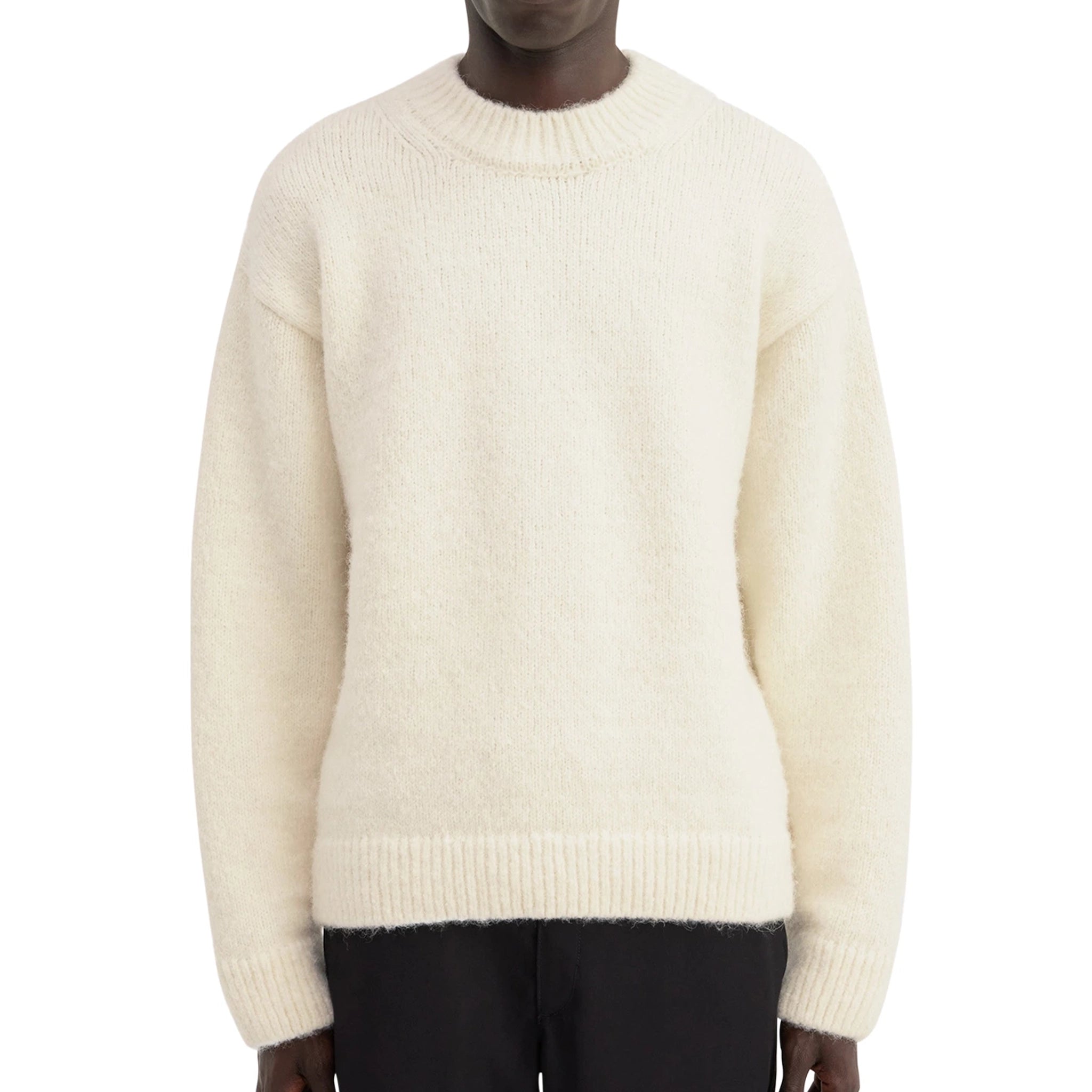 Model front view of Jacquemus La Maille Pavane Off-White Knit 236KN284-2329-110