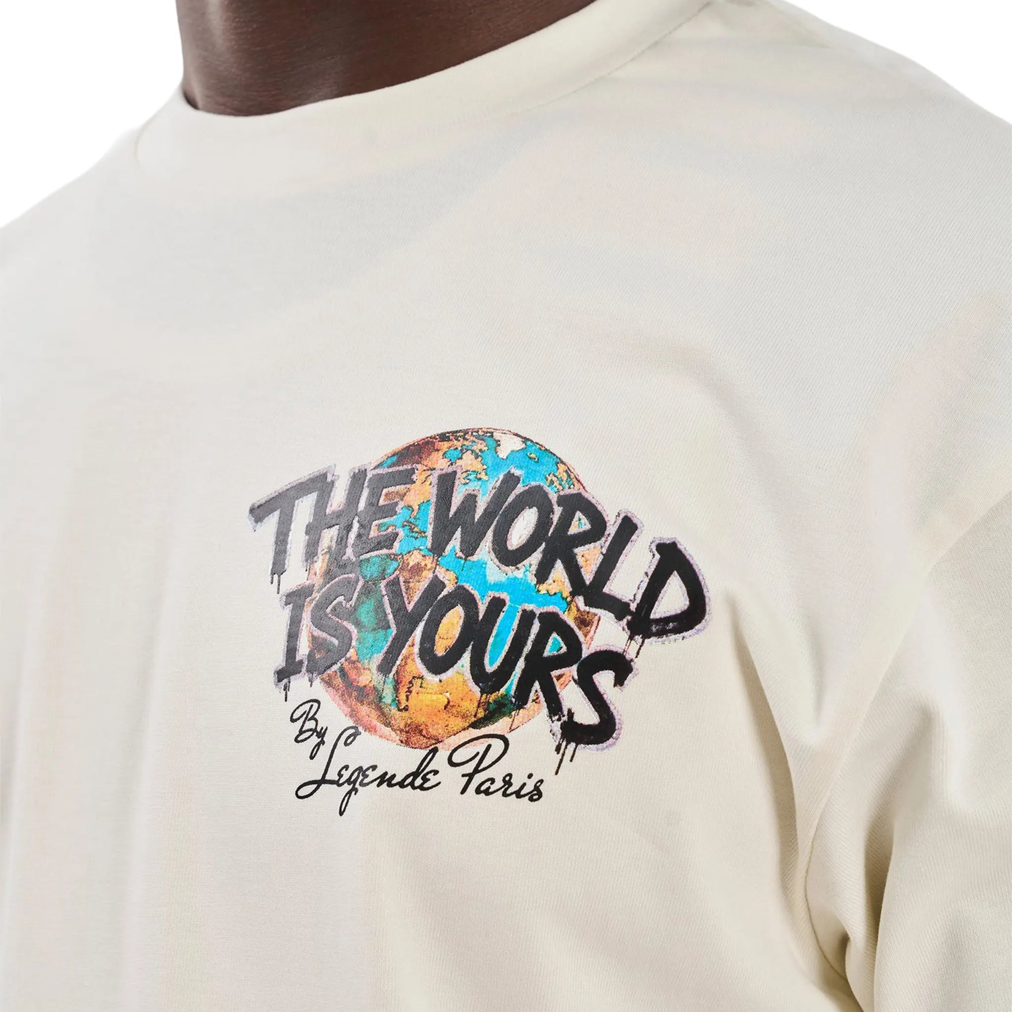 Detailed View of Legende Paris Twiy Statue Off White T-Shirt