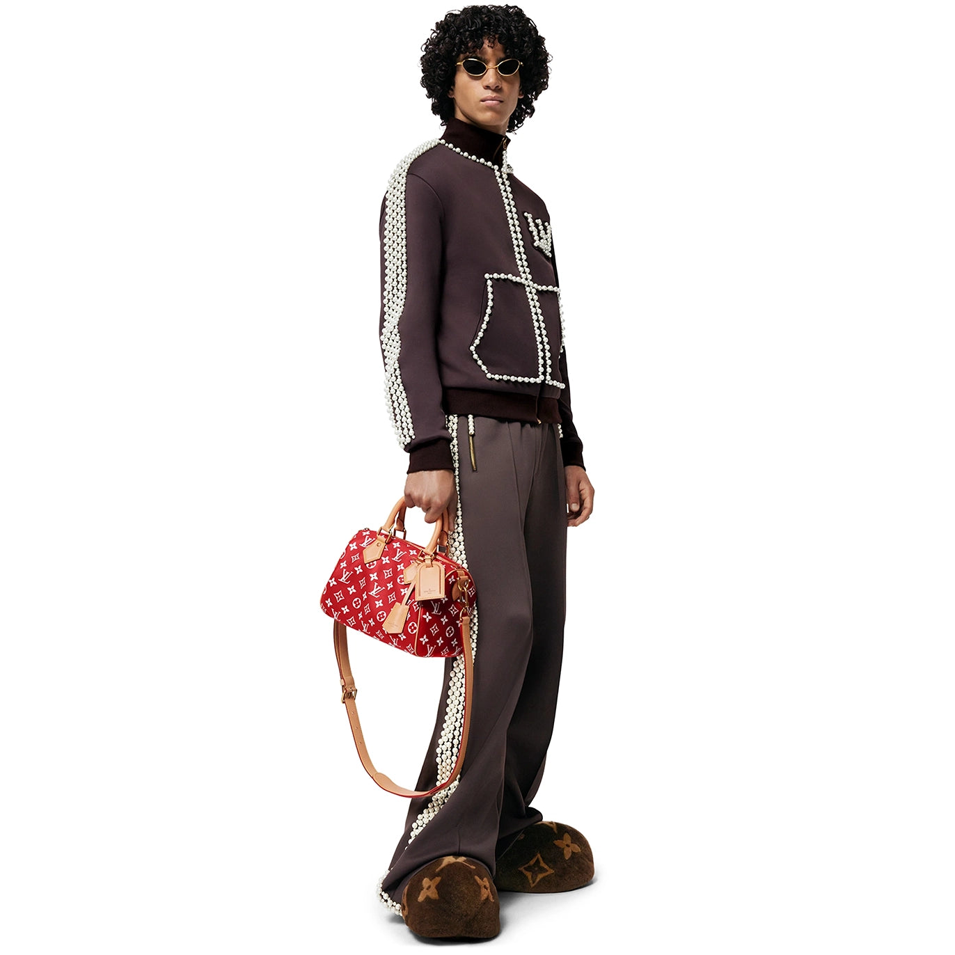 Model view of Louis Vuitton Monogram Speedy P9 Red Bandoulière 25 NVPROD4900031V