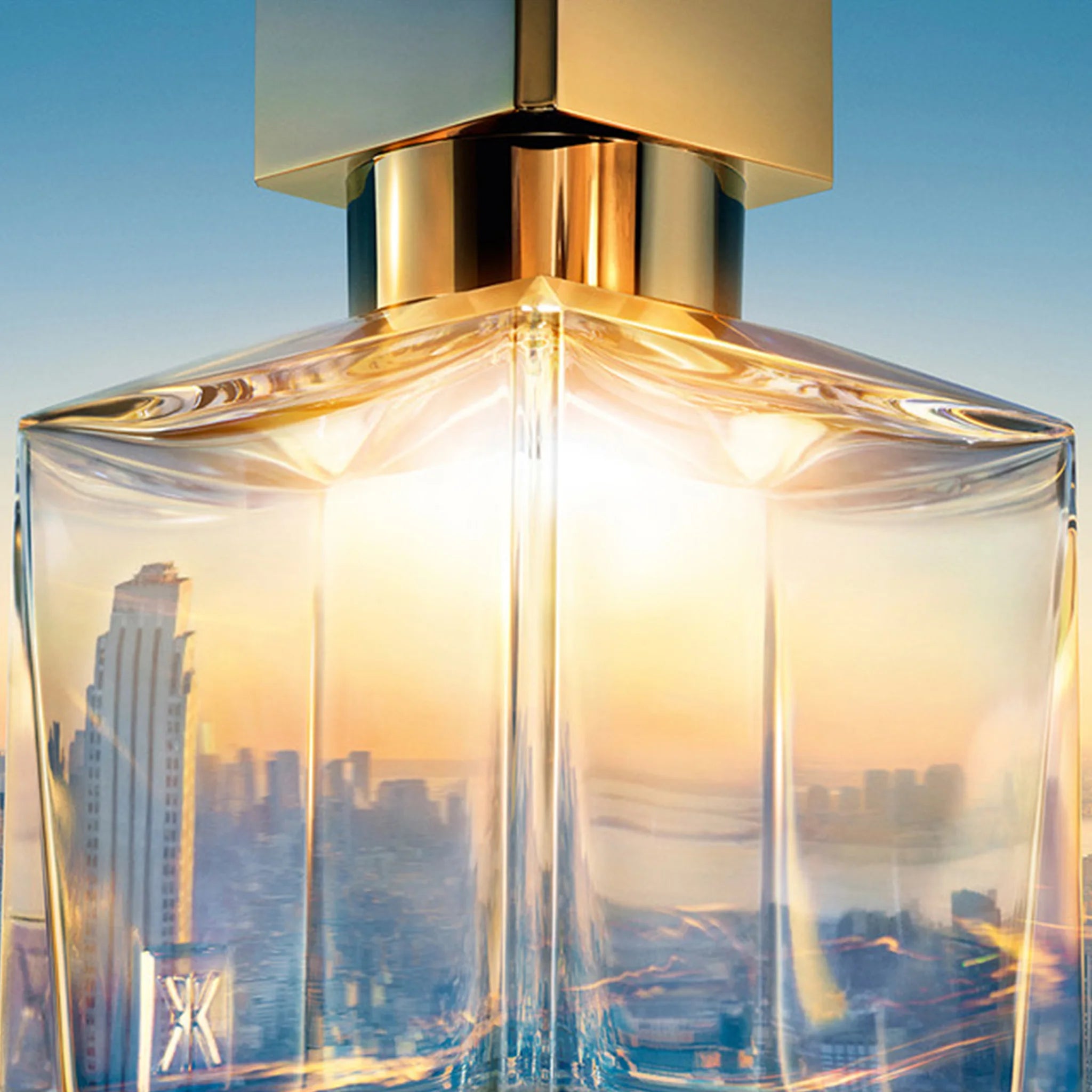 Detail view of Maison Francis Kurkdjian 724 Eau De Parfum 70ml