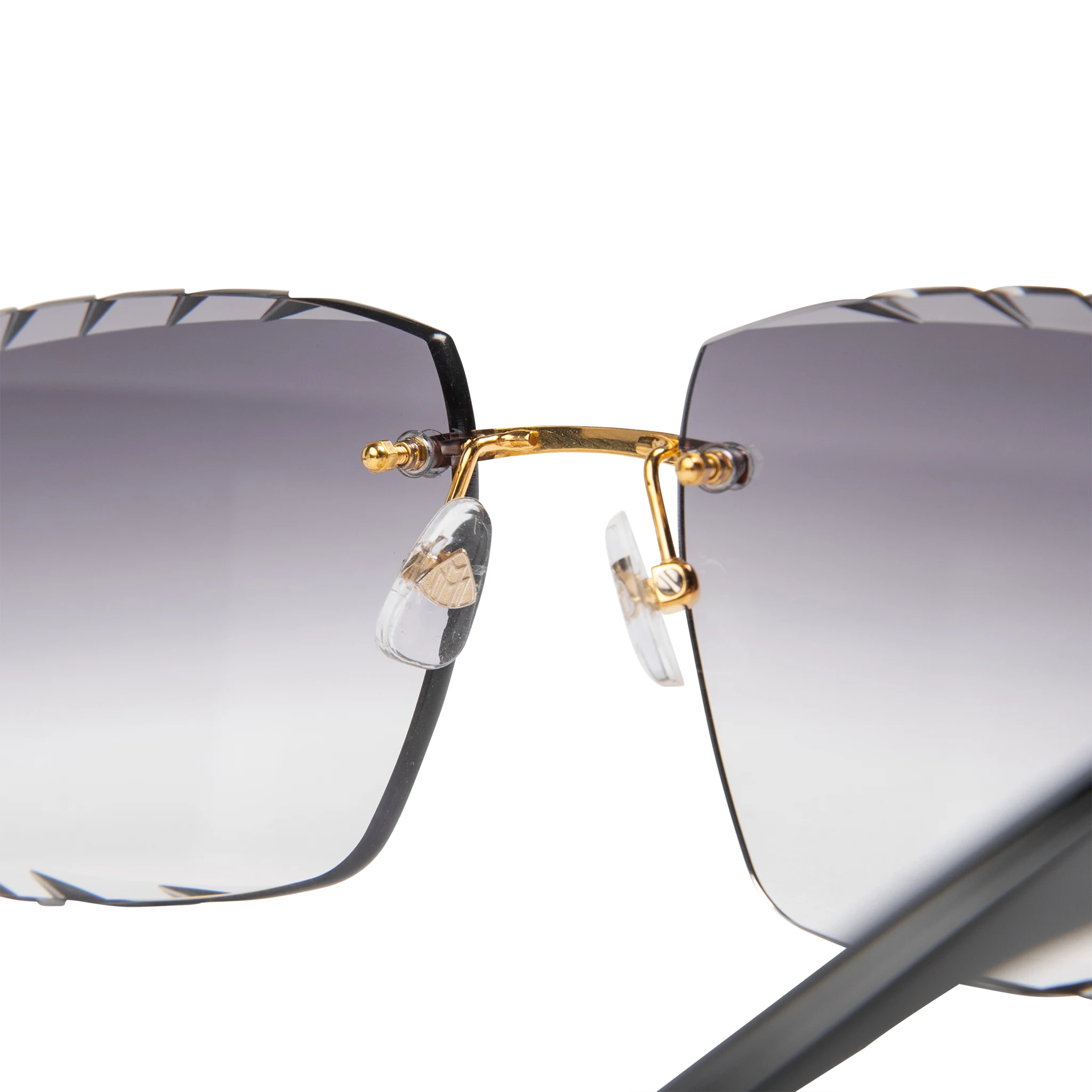 Detail view of Maybach Eyewear The Artist III P-WCW-Z25 Custom Black Grey Diamond Cut Sunglasses