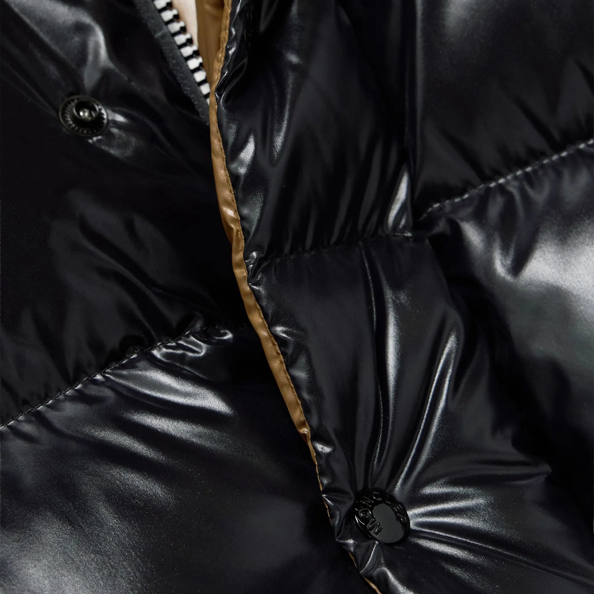 Deteiled View of Moncler Parana Hooded Short Down Black Jacket