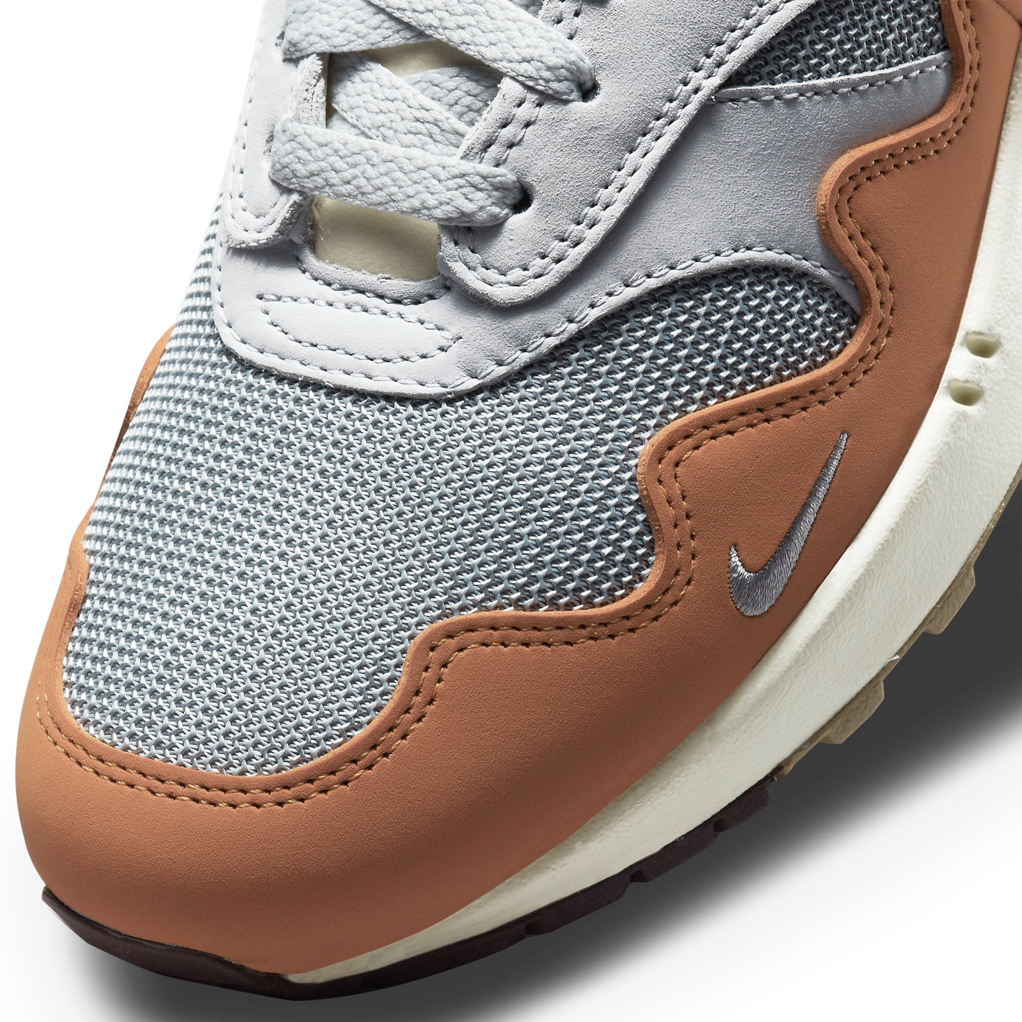 Toe box view of Nike Air Max 1 Patta Waves Monarch (With Bracelet) DH1348-001