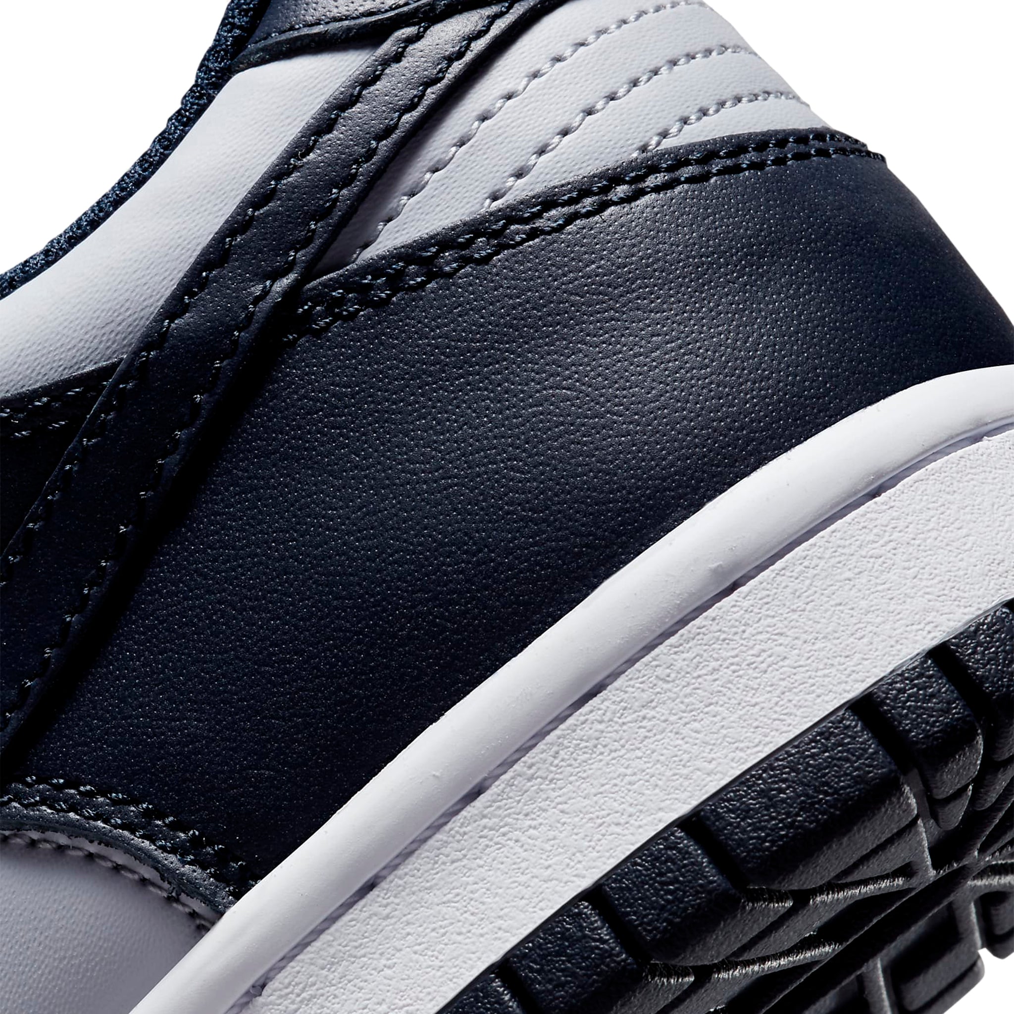 Back view of Nike Dunk Low Georgetown (2021) (GS) CW1590-004