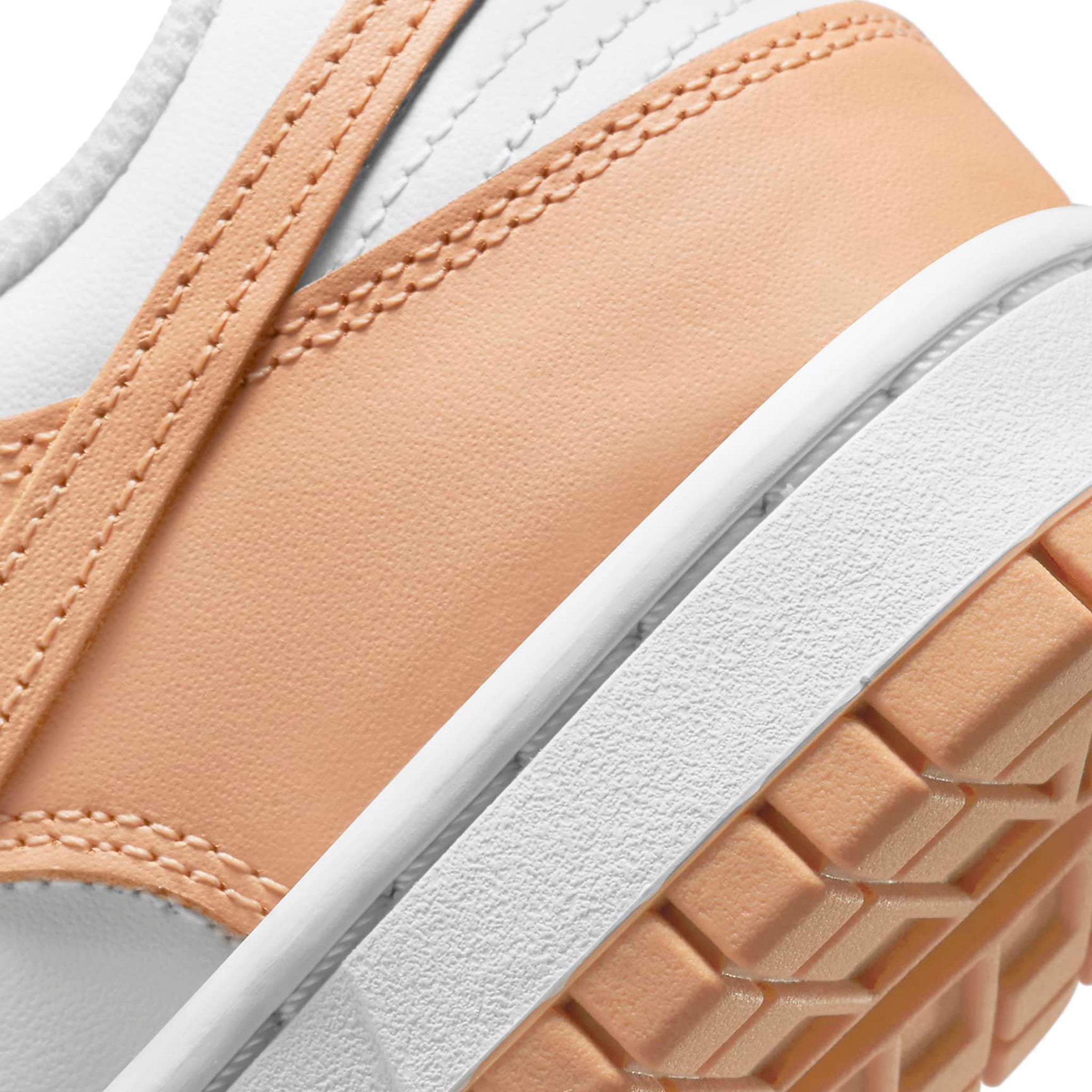 Back view of Nike Dunk Low Harvest Moon (W) DD1503-114