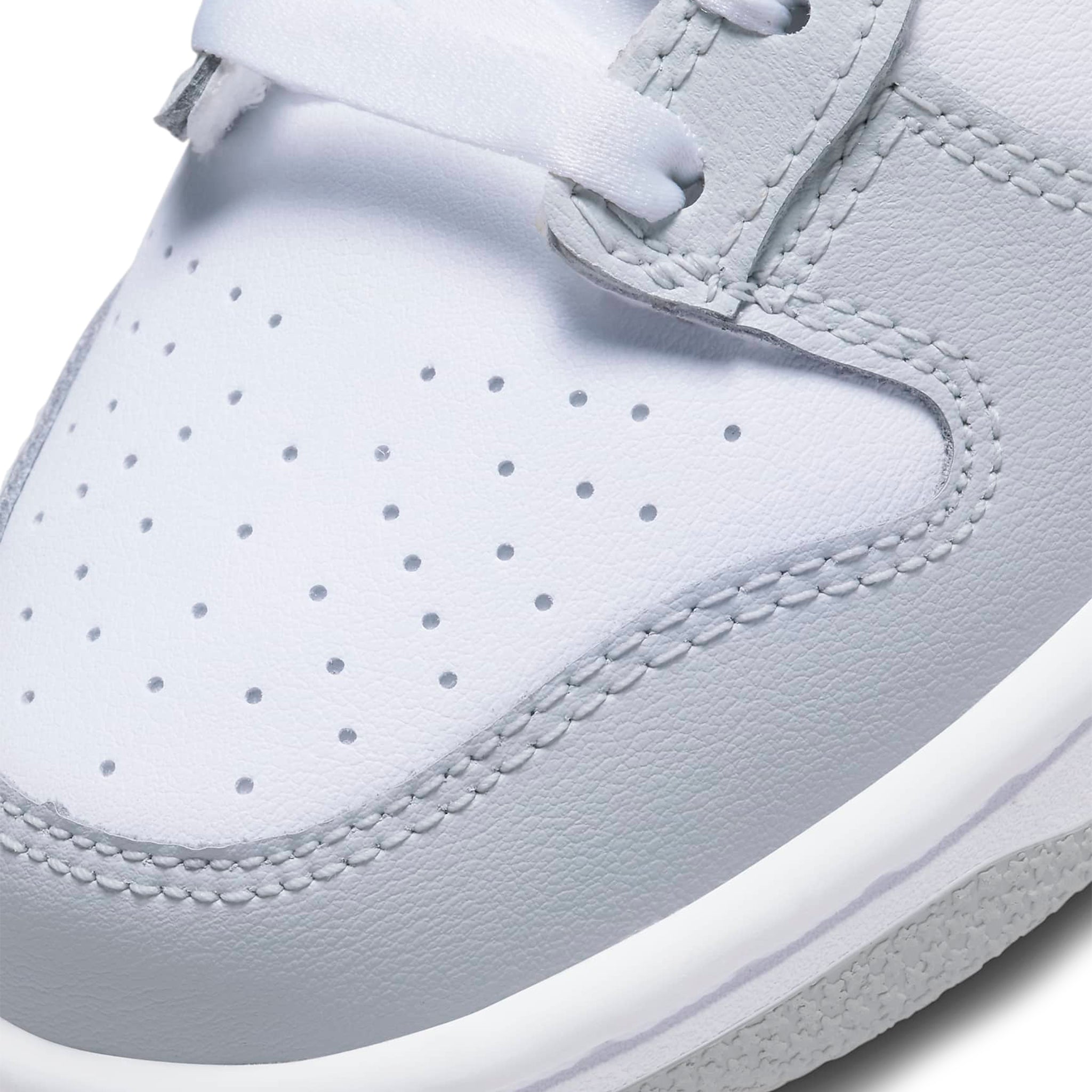 Toe box view of Nike Dunk Low Jackpot (GS) DQ0380-001