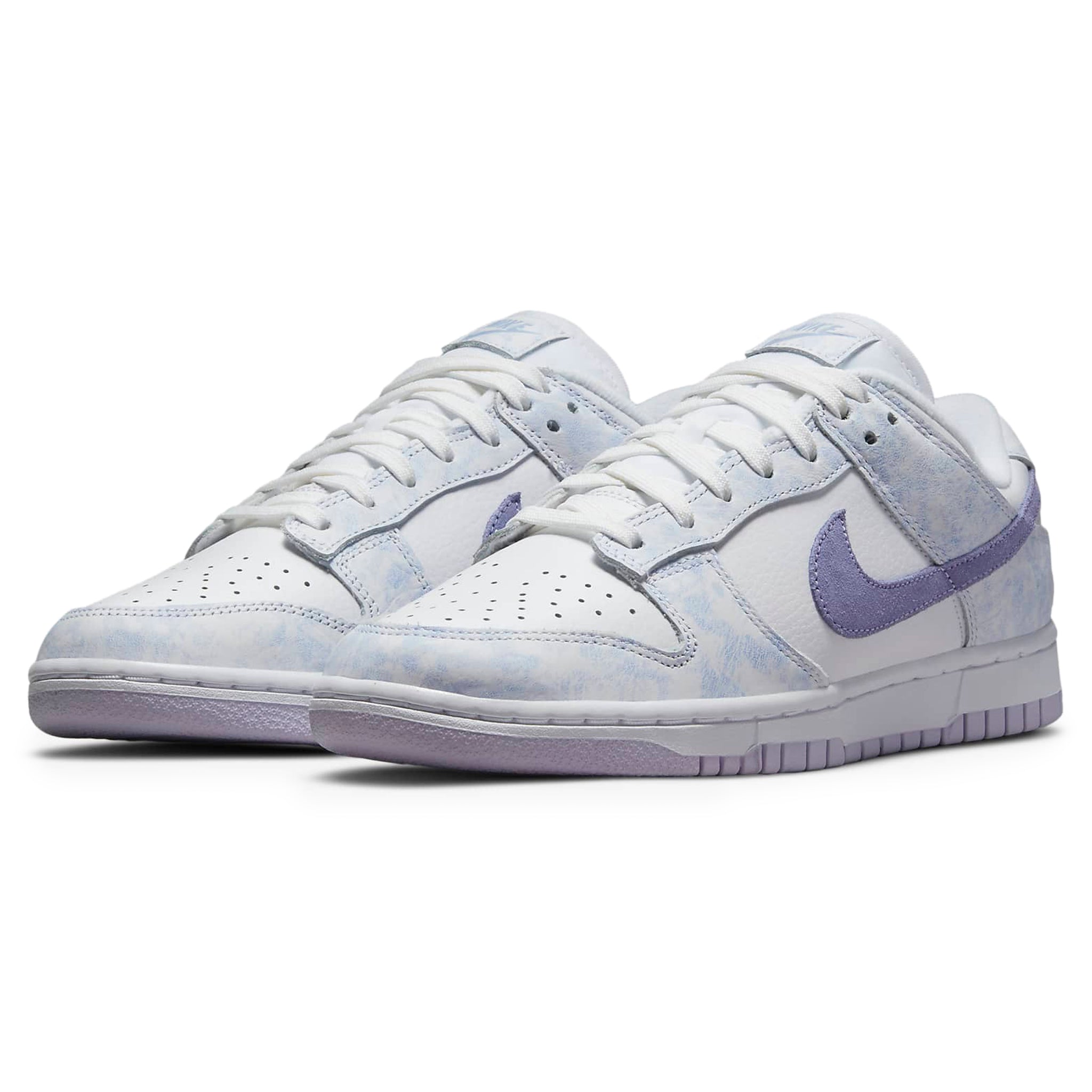 Front side view of Nike Dunk Low Purple Pulse DM9467-500