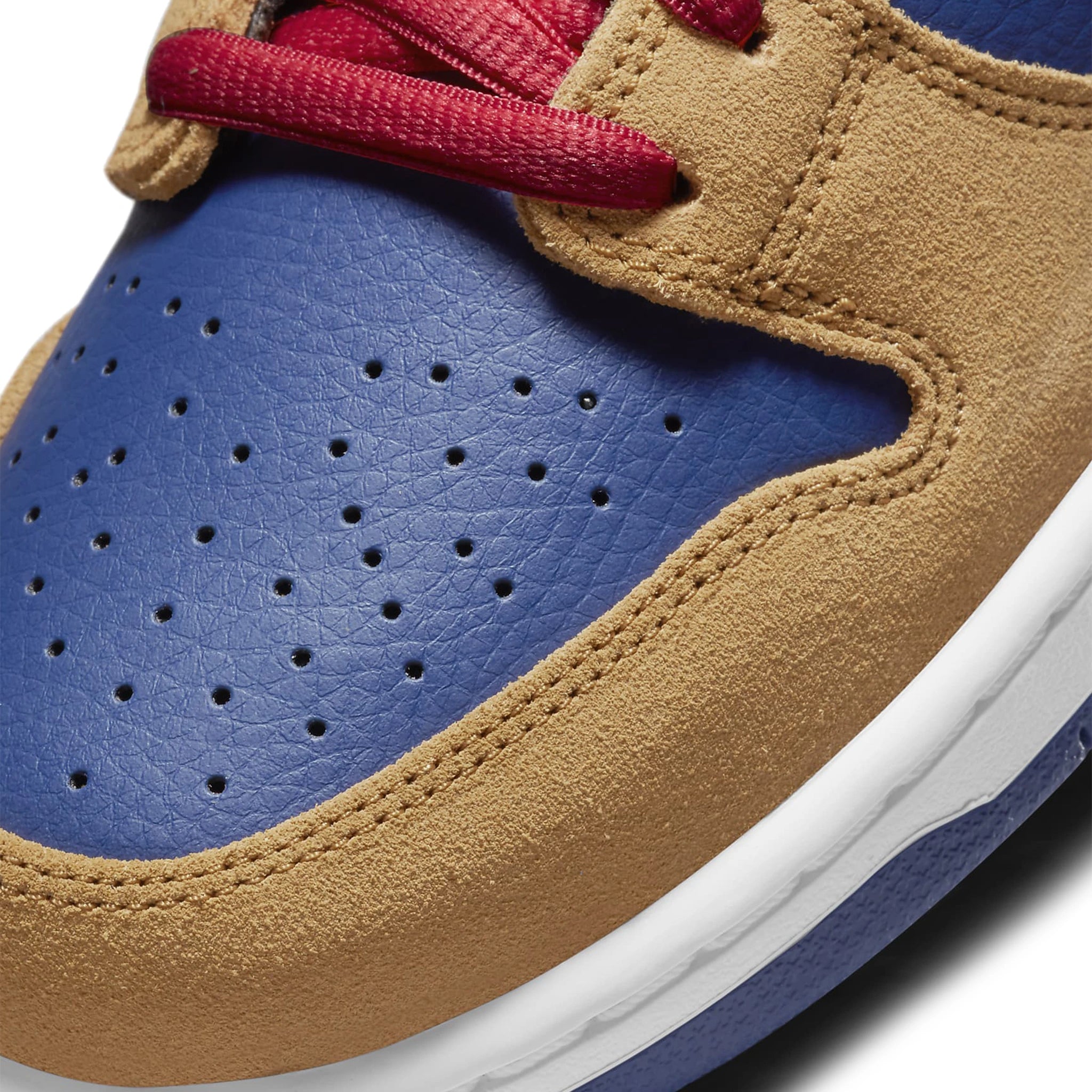 Toe box view of Nike SB Dunk Low Reverse Papa Bear BQ6817-700