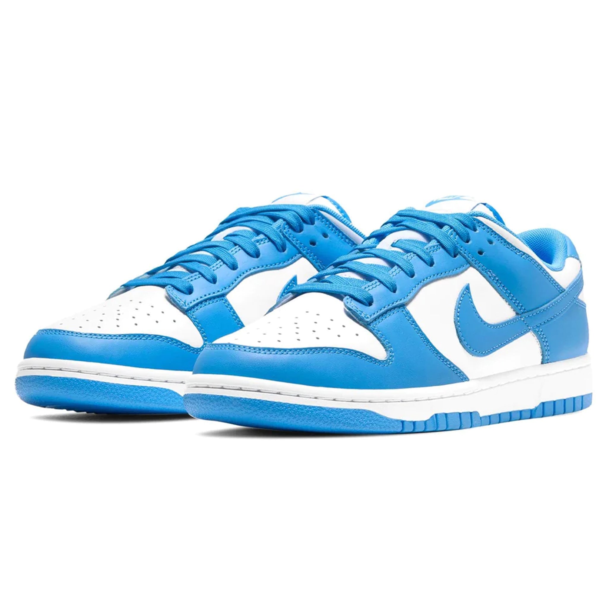 Front side view of Nike Dunk Low UNC (2021) DD1391-102