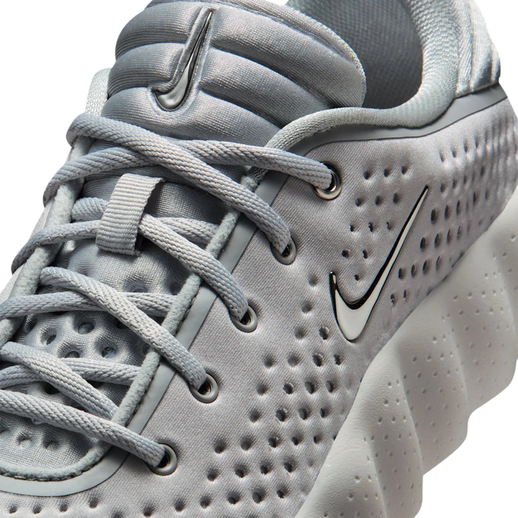Detailed View of Nike Mind 002 Pregame Light Smoke Grey (W) HQ4309-003
