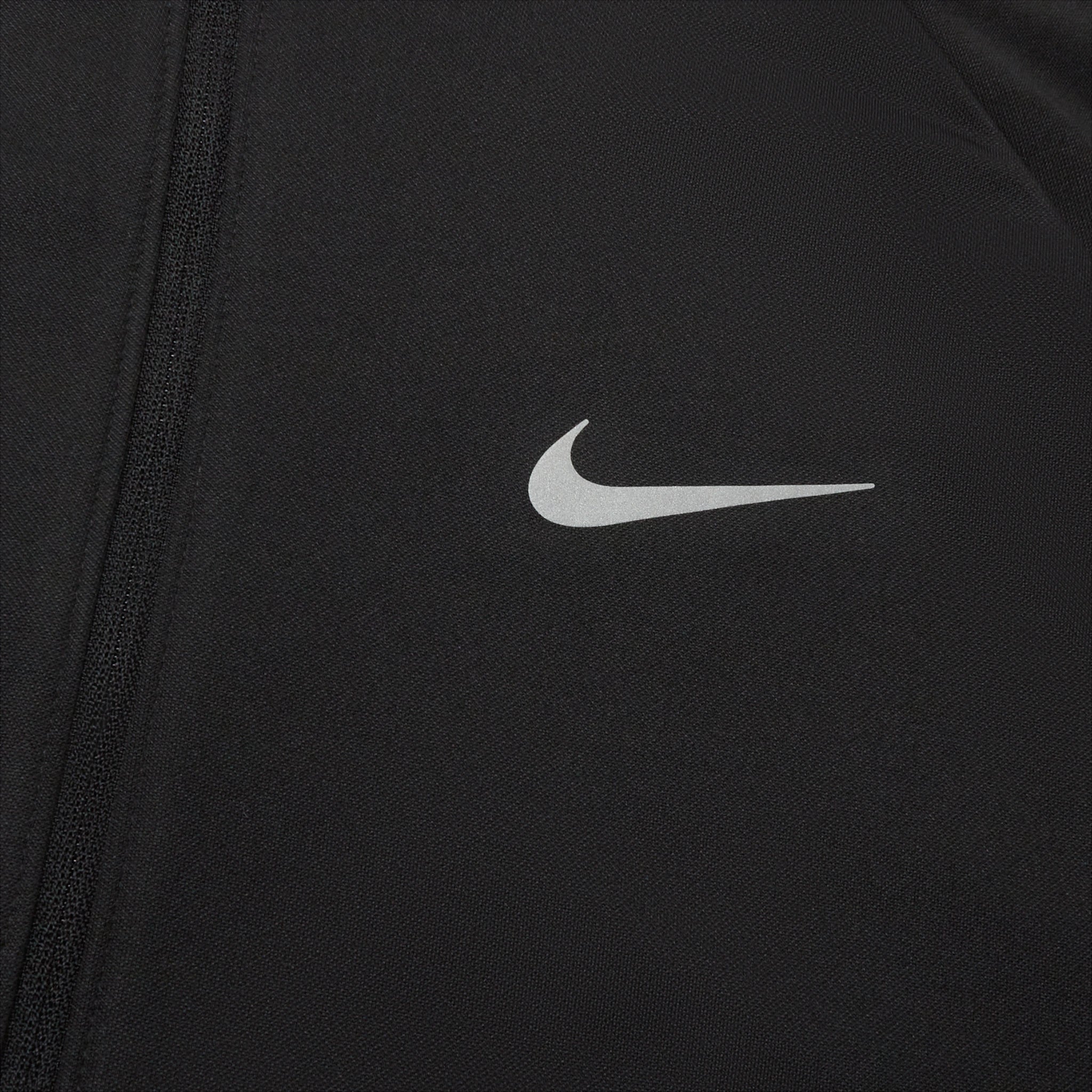 Logo view of Nike Therma Black Jacket DH6682-010