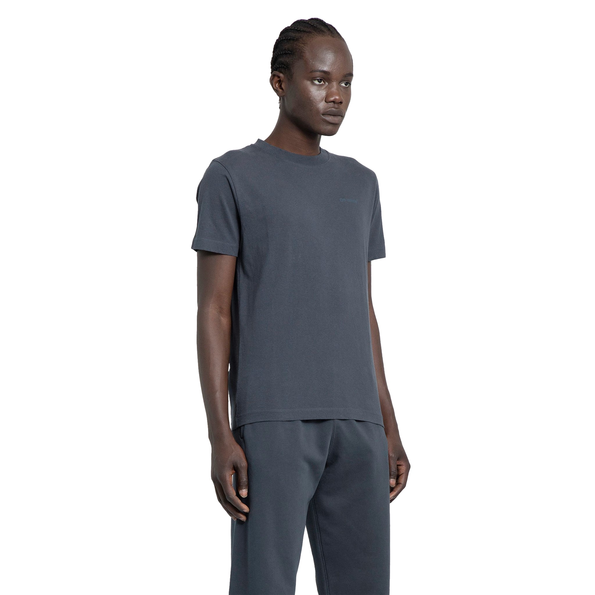 Side model view of off-white diagonal stripes t shirt dark grey omaa027s22jer0044646