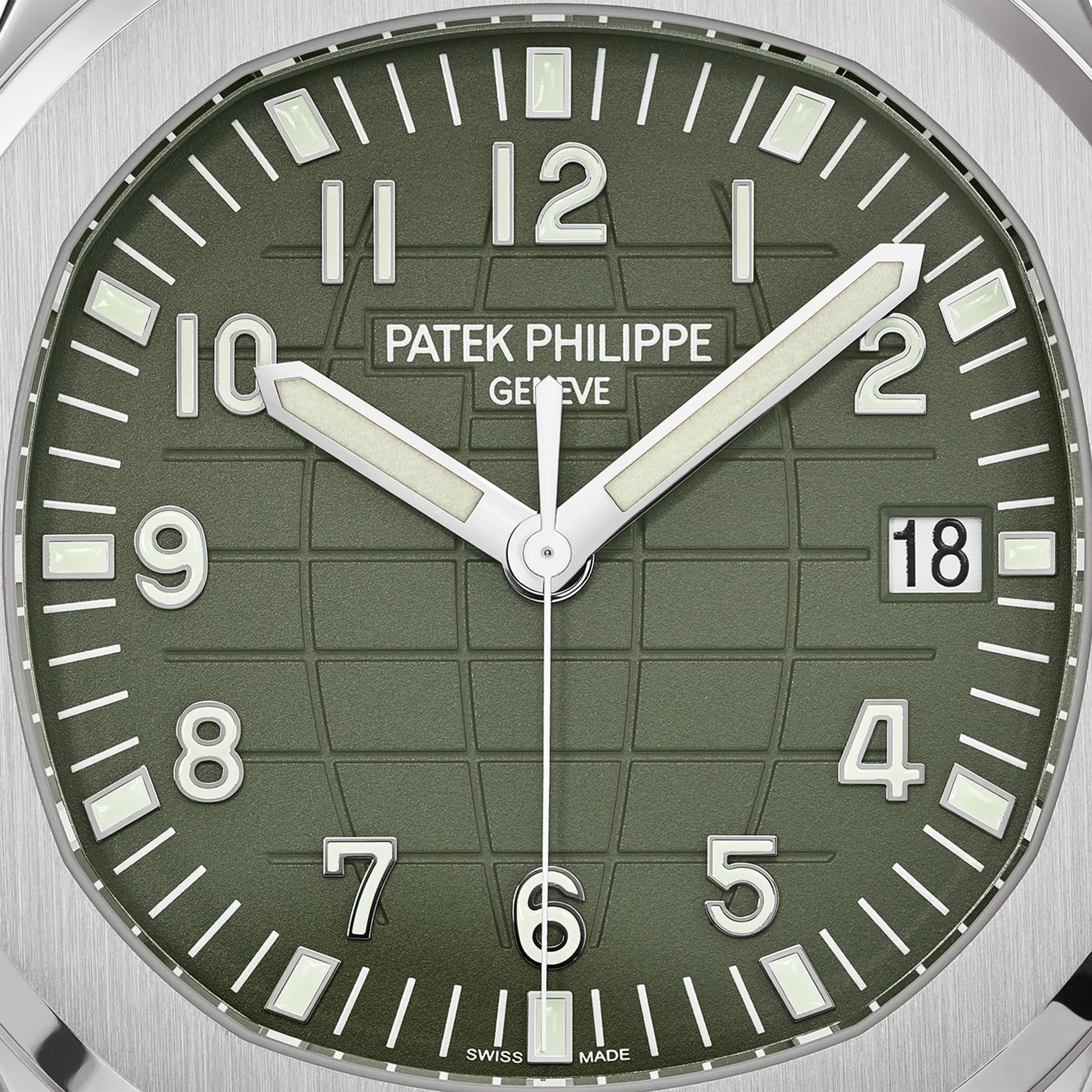 Face view of Patek Philippe Aquanaut Jumbo 5168G-010 Khaki Green 42.2mm (2020)