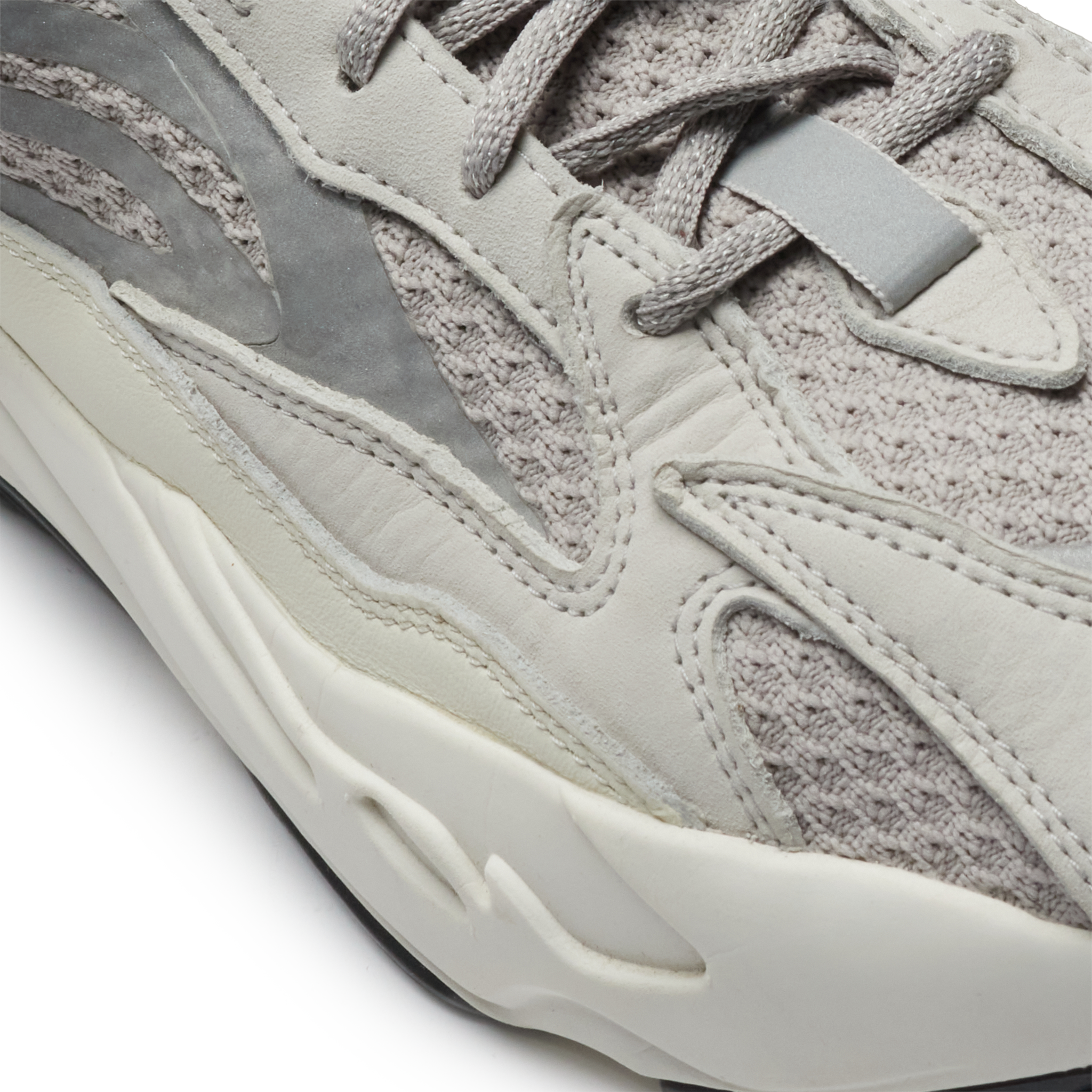 Detailed View of of Preloved - Adidas Yeezy Boost 700 V2 Static EF2829