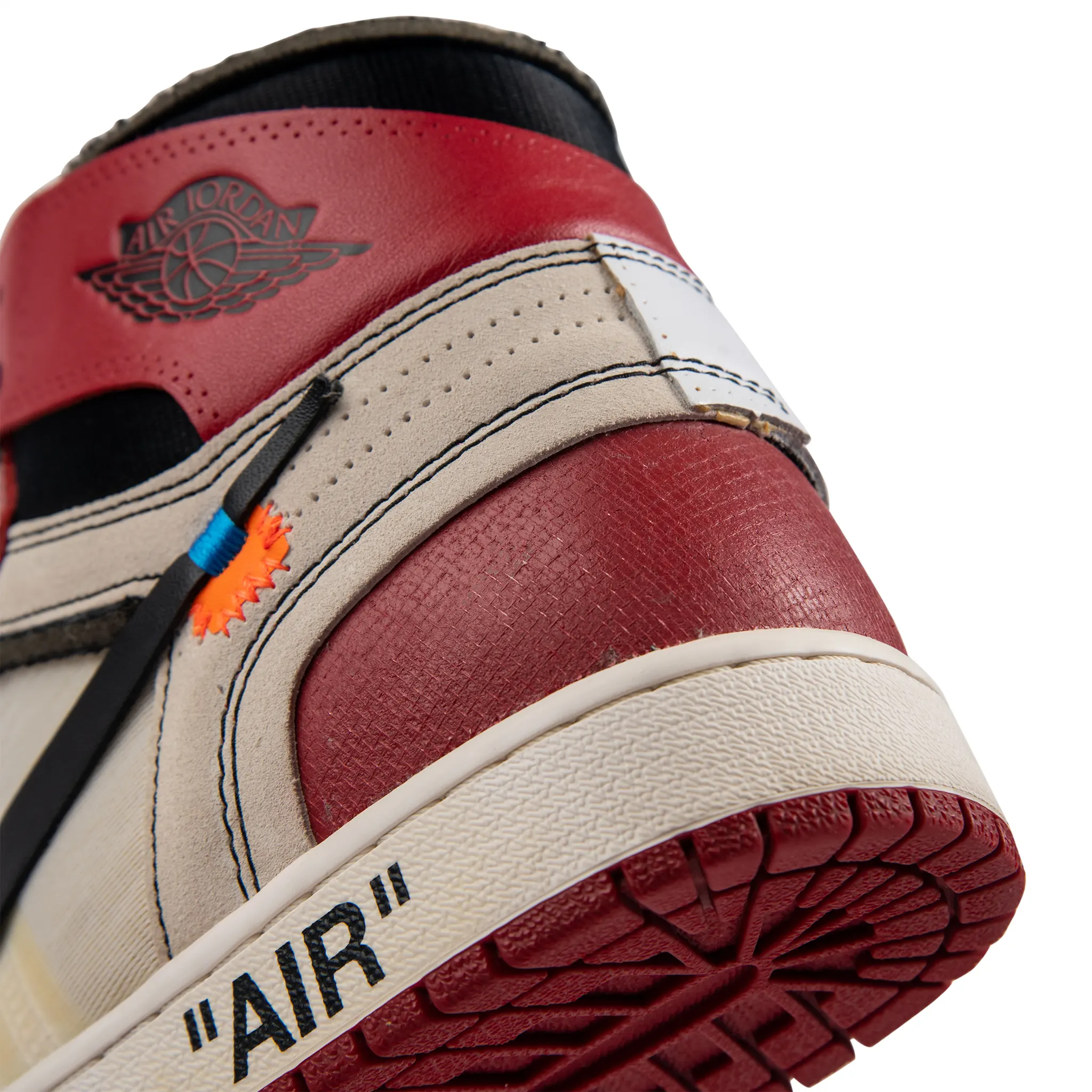 Heel view of Preloved - Air Jordan 1 x Off-White 1 Retro High OG Chicago