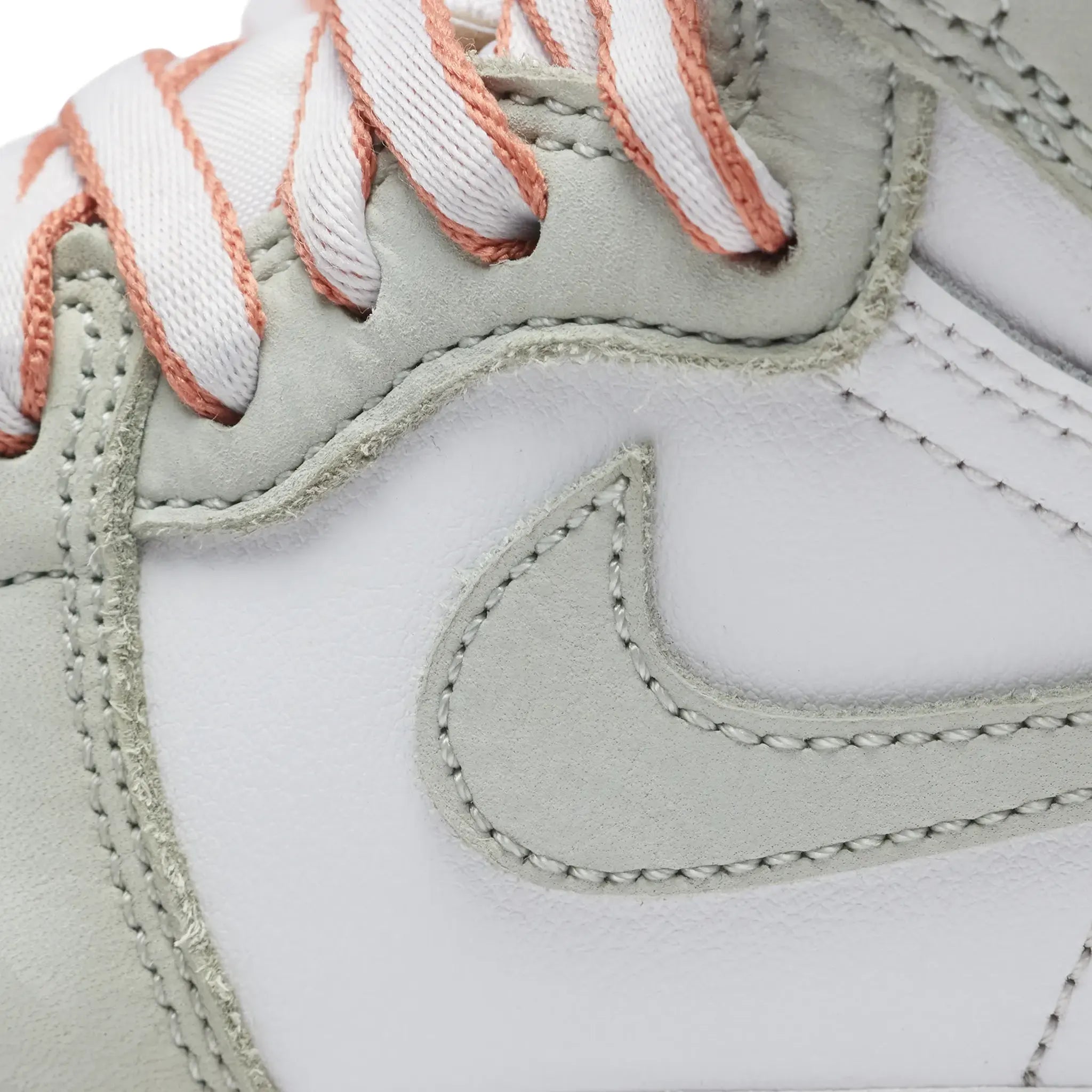 Detailed View of Preloved - Air Jordan 1 Retro High OG Seafoam (PS) CU0449-002