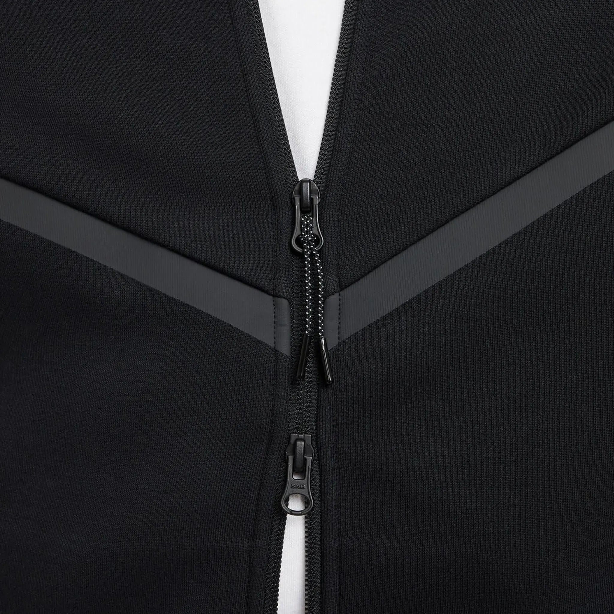 Detailed View of Preloved - Nike Tech Fleece Black Hoodie